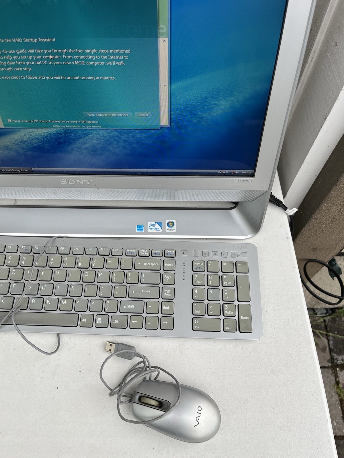 Sony VAIO VGC-JS All-in-One Desktop PC PCG-2N2L Vista Silver USB Keyboard Mouse
