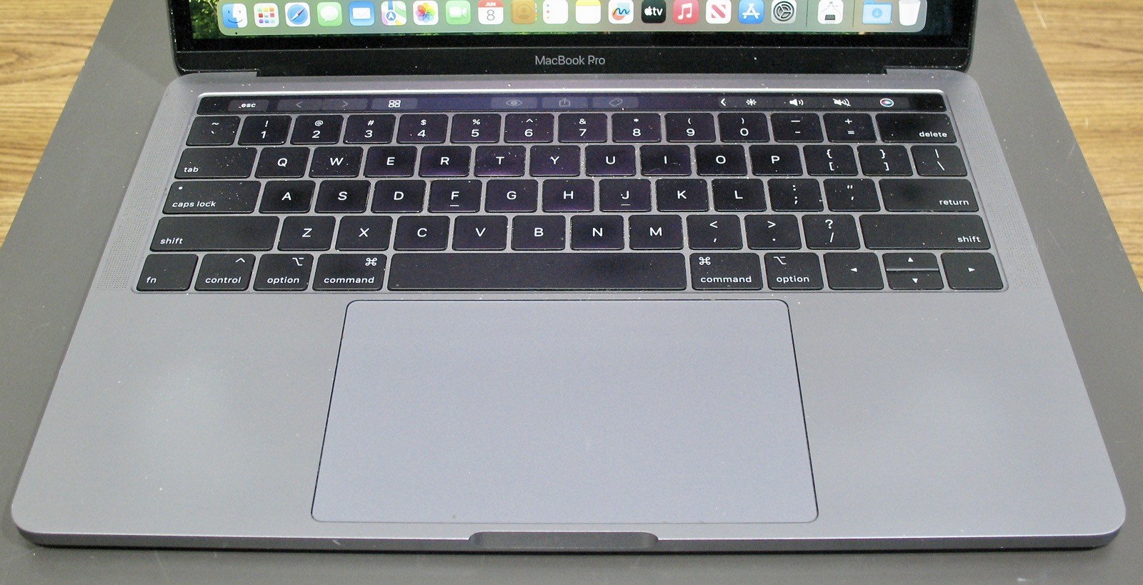 Apple MacBook Pro 2.7 GHz i7 16GB RAM 1TB SSD 13″ Touch Bar 2018 