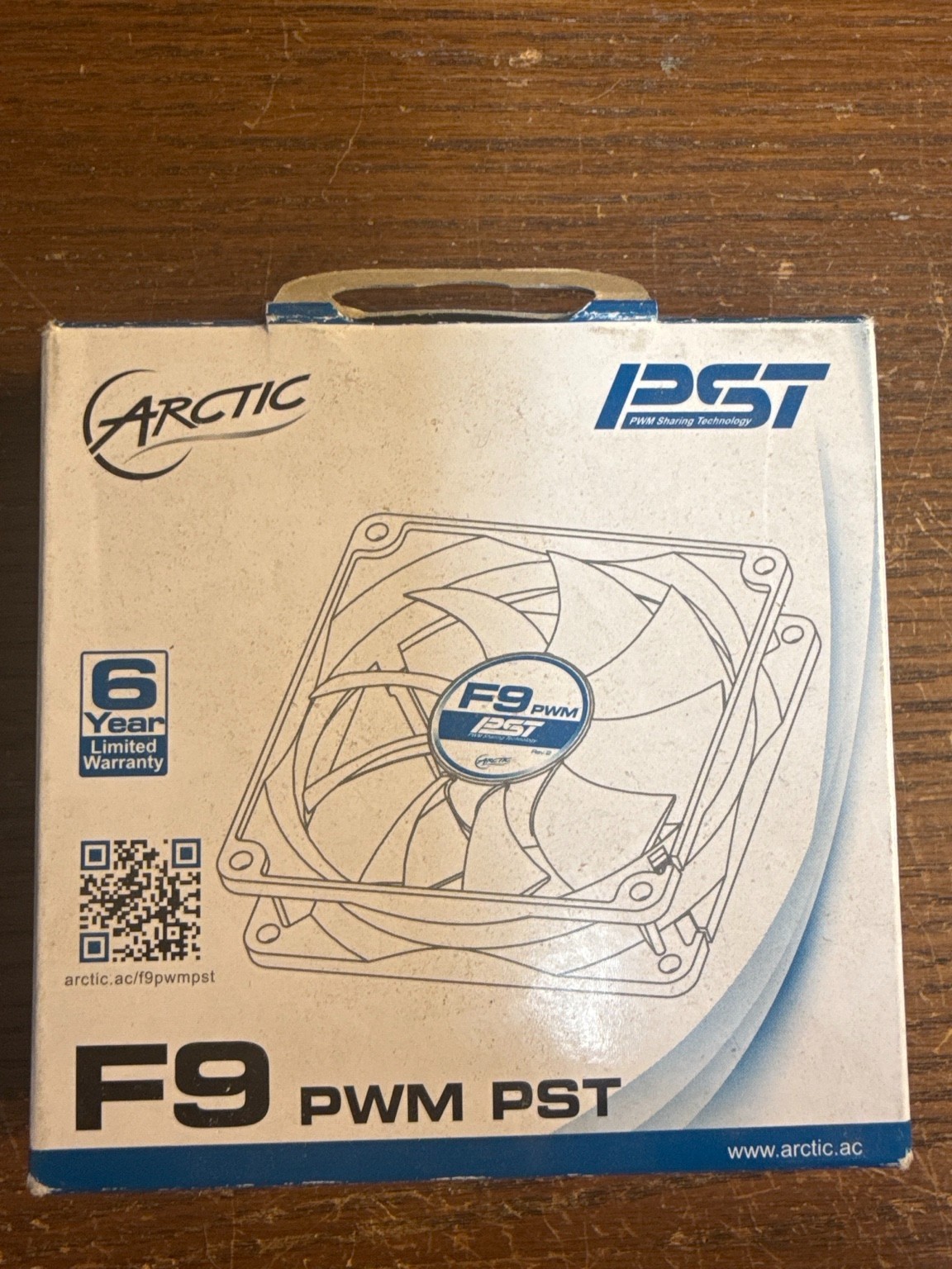 ARCTIC F9 PWM PST 92mm Case Fan Fluid Dynamic Bearing 4-Pin PWM w/ Box & Screws