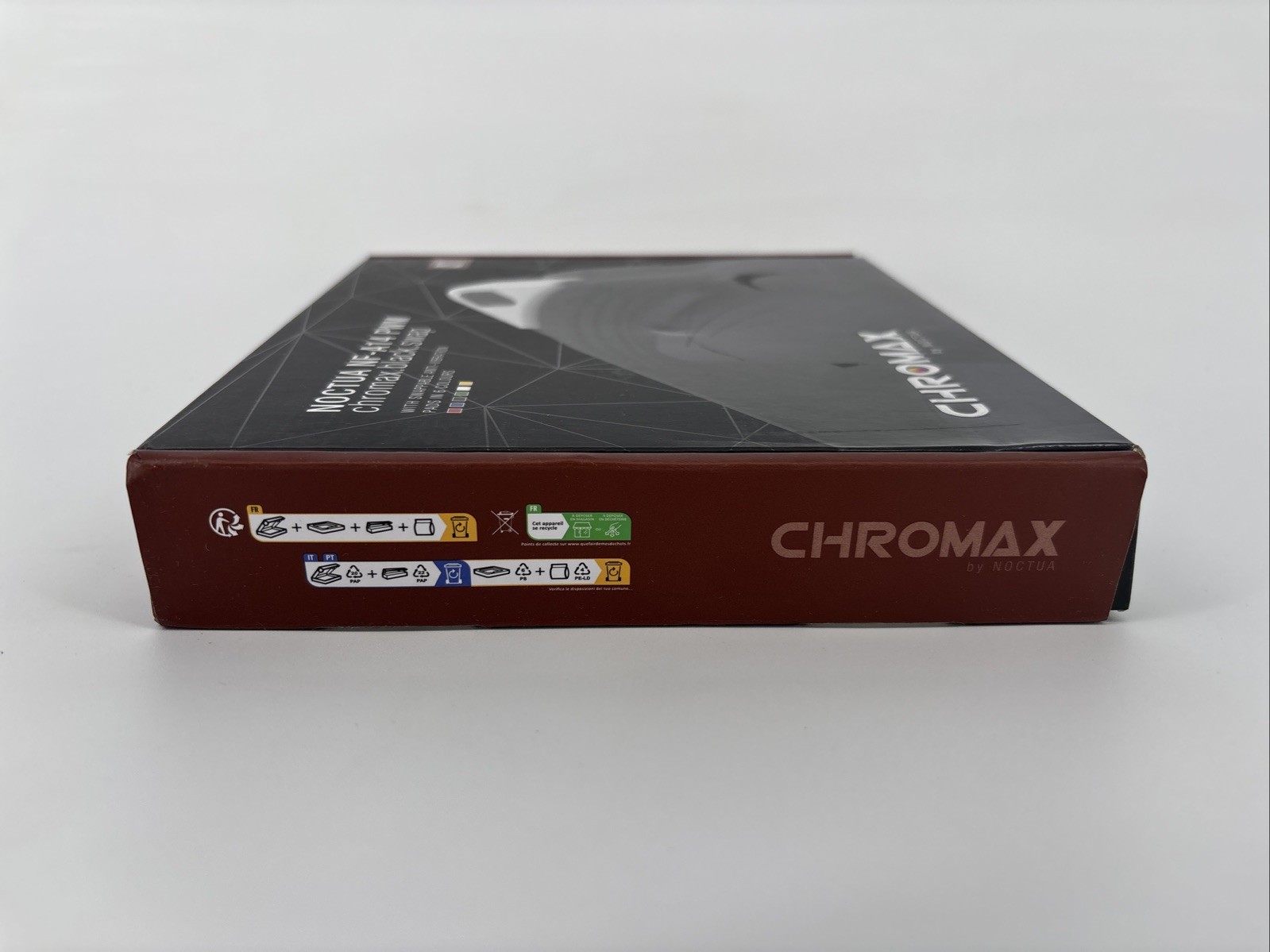 Noctua NF-A14 PWM chromax.Black.swap, Quiet Fan, 4-Pin (140mm, Black)