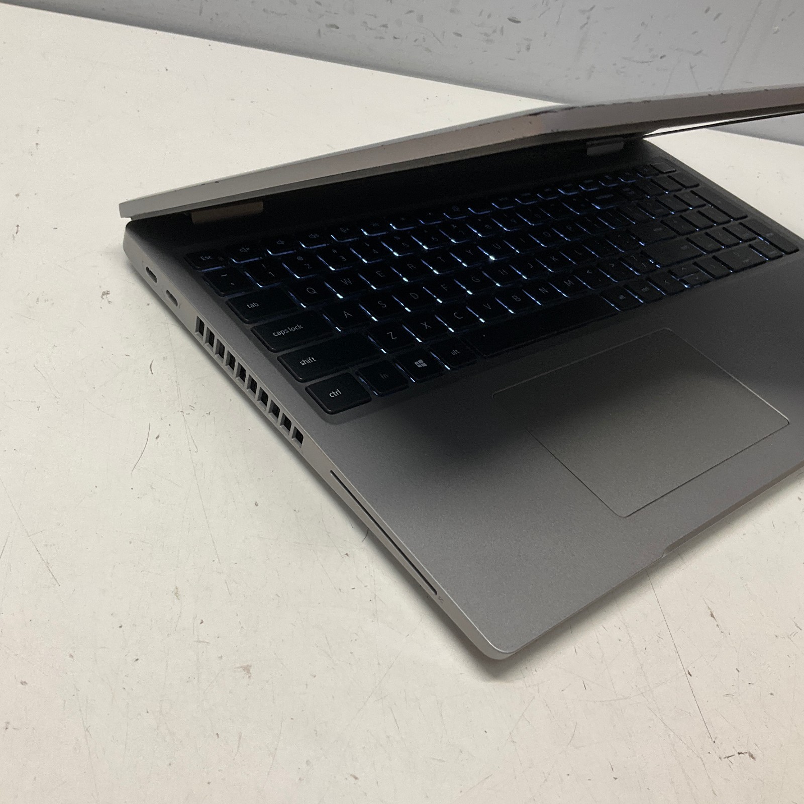 Dell Latitude 5520 15.6″ i7-1185G7 1.8GHz 4GB 128GB SSD Windows 11 Pro Laptop
