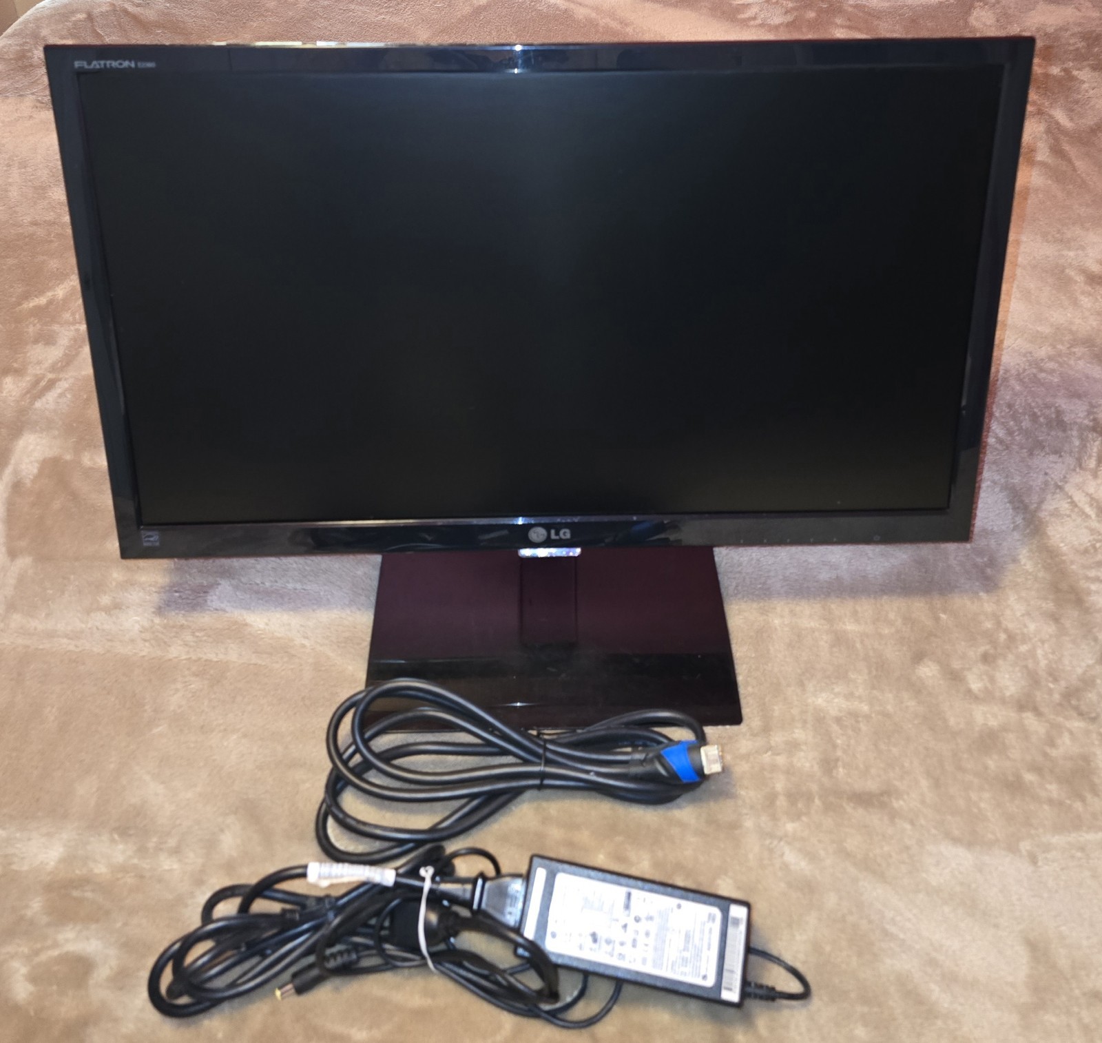 LG E2360V-PN Glossy Black 23″ 1080p 5ms Full HD LED BackLight LCD Monitor Slim