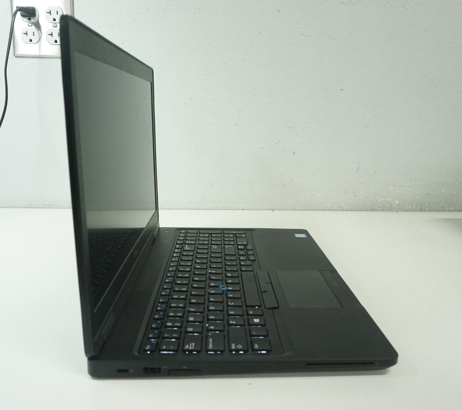Dell Latitude 5590 Intel i7-8650U @1.90GHz 16GB RAM NO HD/NO OS/NO BATTERY