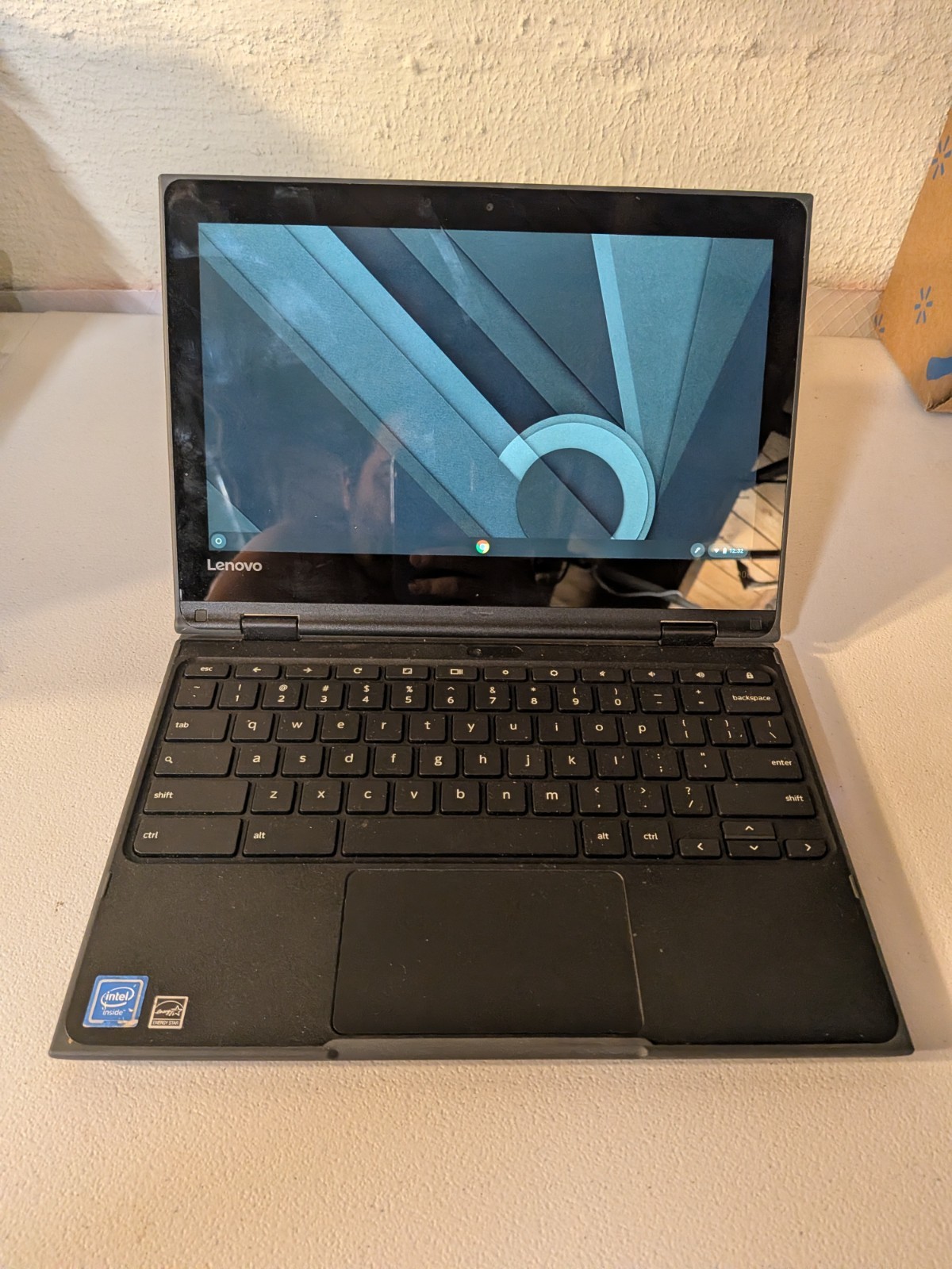 Chromebook Lenovo 500E Touchscreen Intel Celeron N3450 4GB RAM 32GB NO CHARGER!