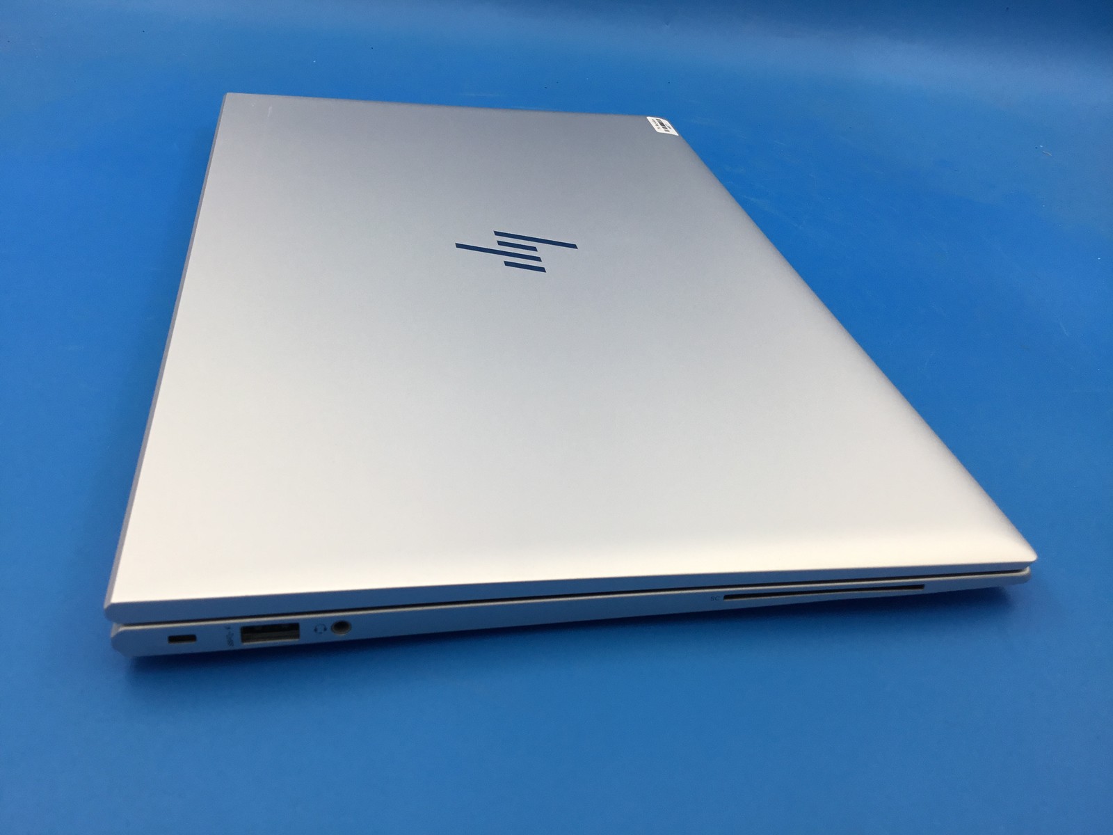 HP Elitebook 850 G8 LAPTOP 15.6″ I7-1185G7@3.00 8GB 256SSD BT BKLIT WEBCAM FHD