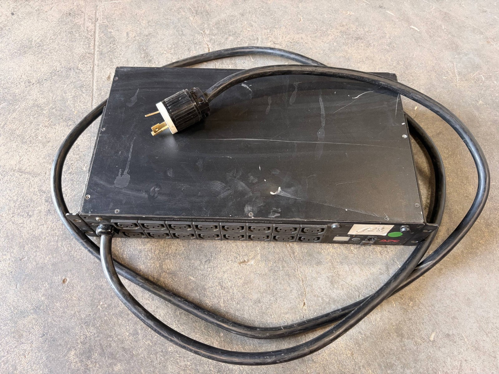 APC by Schneider Electric NetShelter Switched Rack PDU 2U 30A 208V 16 C13 Outlet