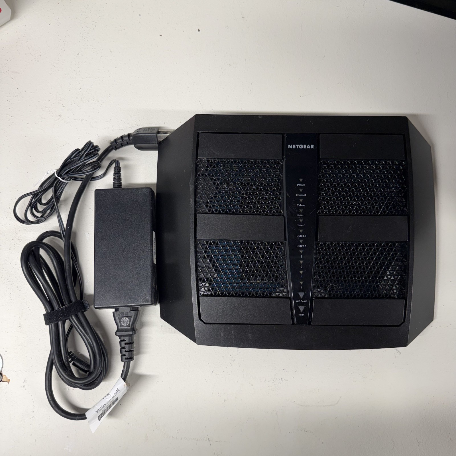 NETGEAR Nighthawk X6 R8000 AC3200 Tri-Band WiFi Router – Up to 3500 sq ft