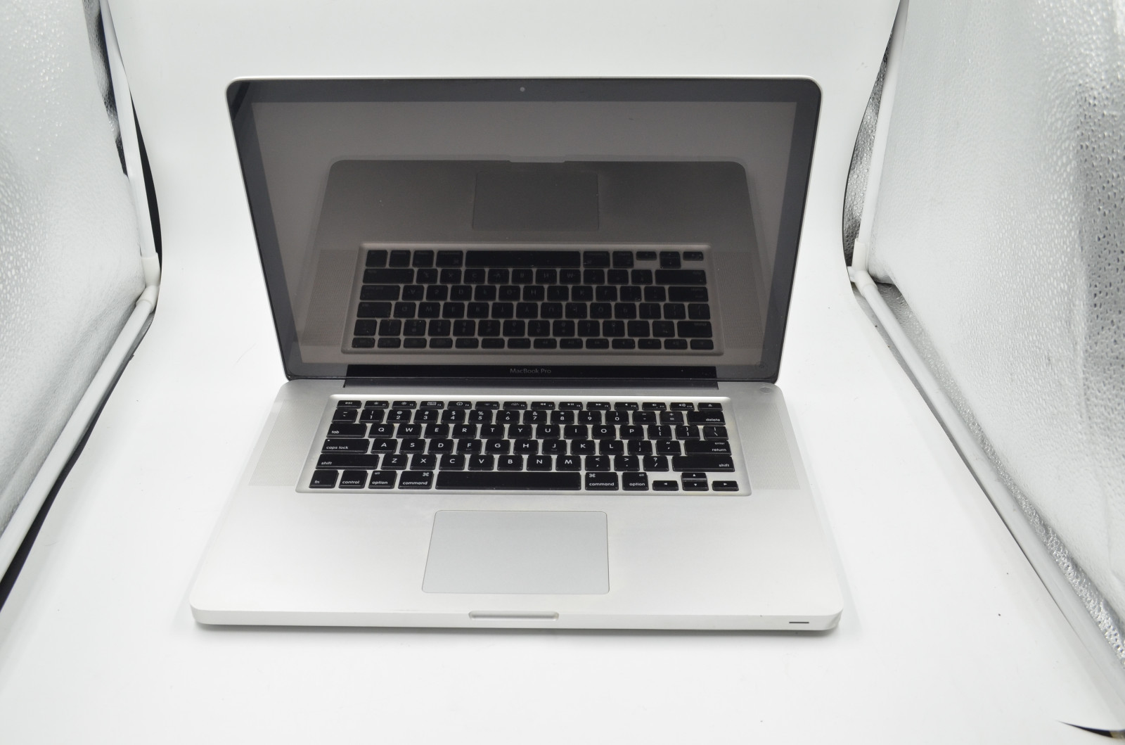 Grade B Apple MacBook 15″ A1286 2008 2.8Ghz BTO/CTO 500GB HDD 4GB RAM