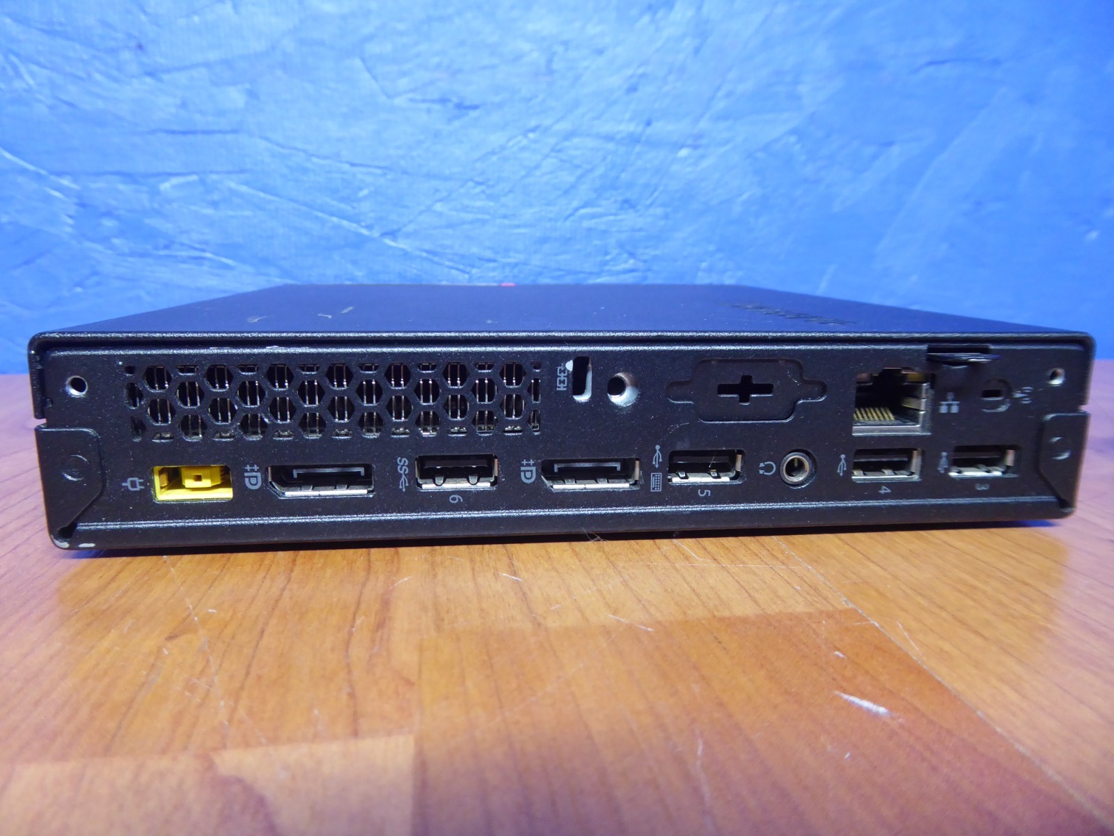 LENOVO THINKCENTRE M715q TINY PC AMD PRO A10-8770E 8GB 500GB WINDOWS 10 PRO TPM2