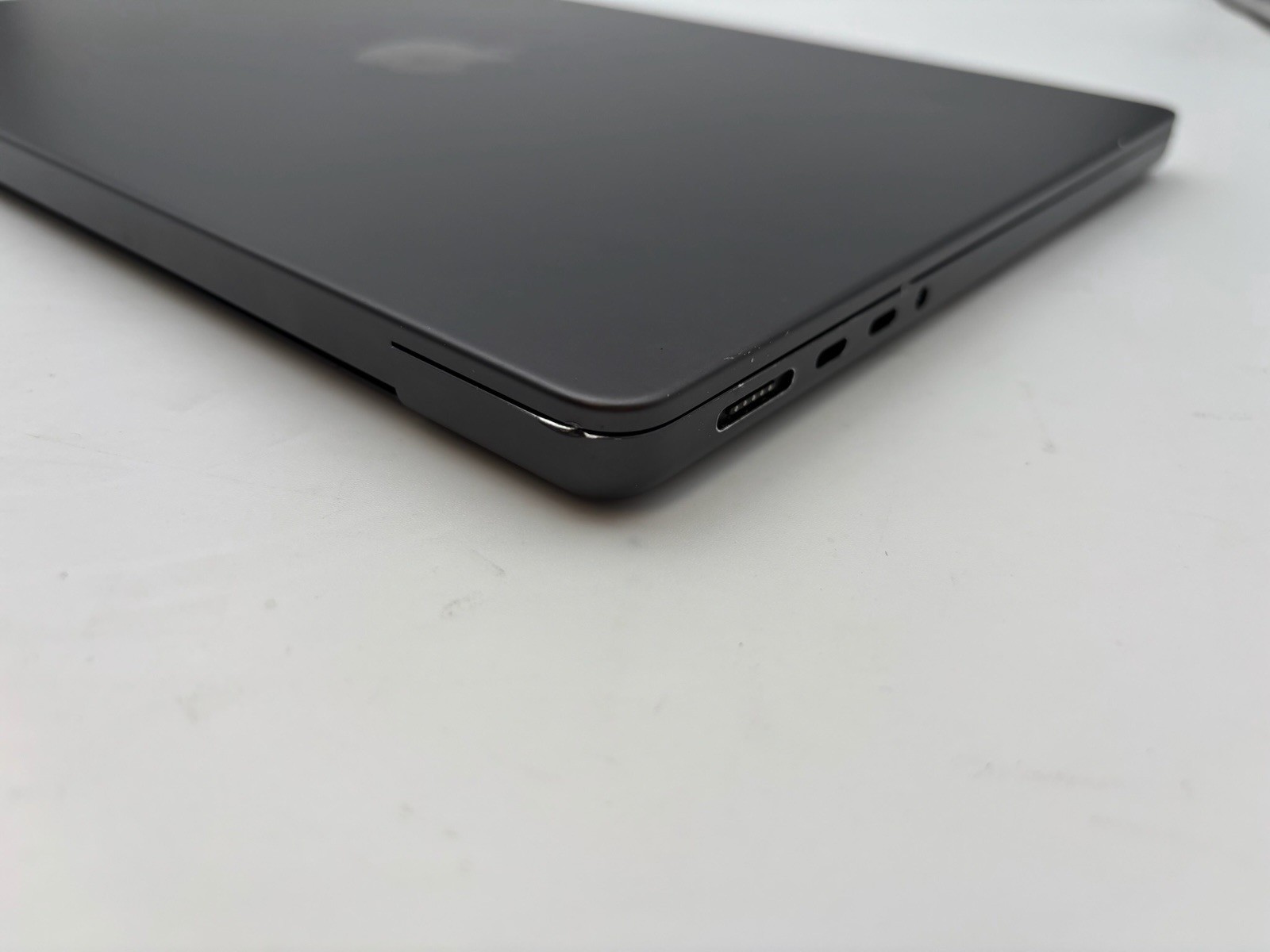 2024 Apple MacBook Pro 14″ M4 Pro 24 GB RAM 512 GB SSD Space Black