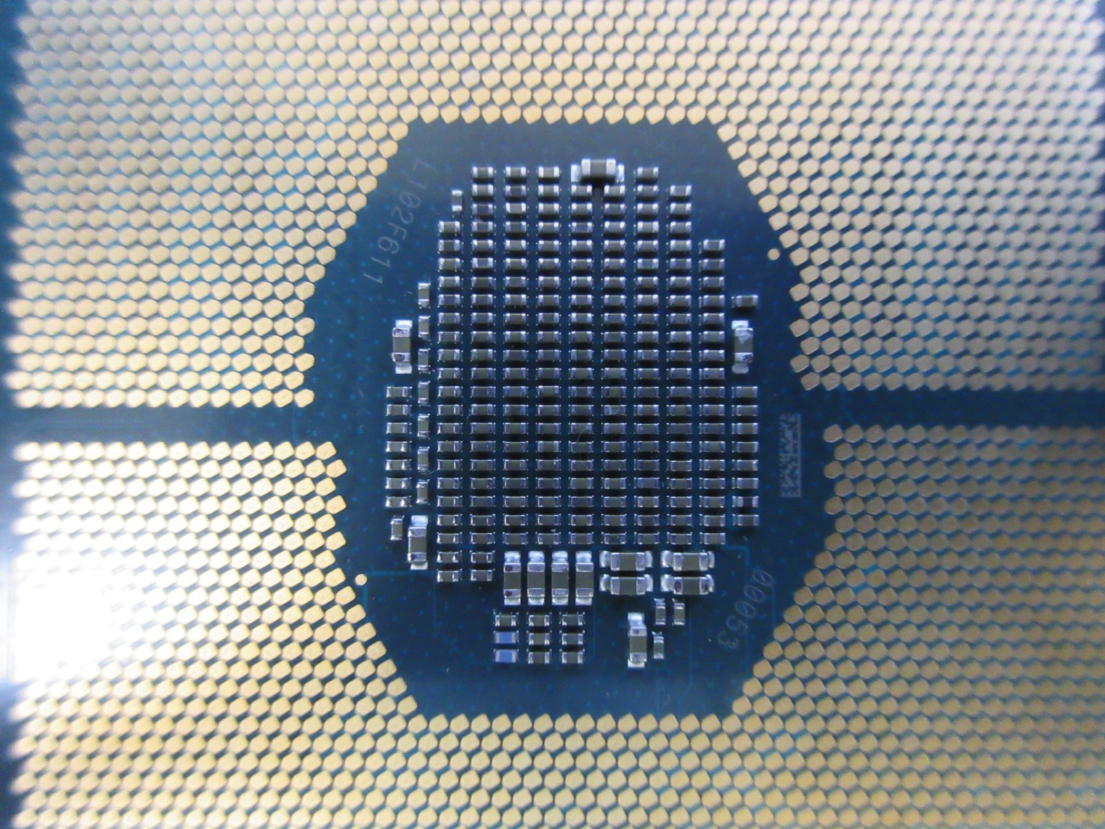 Lot 6 of SRG1W : Intel Xeon Silver 4214R 2.40GHz : 12 Core : FCLGA3647 – Grade C