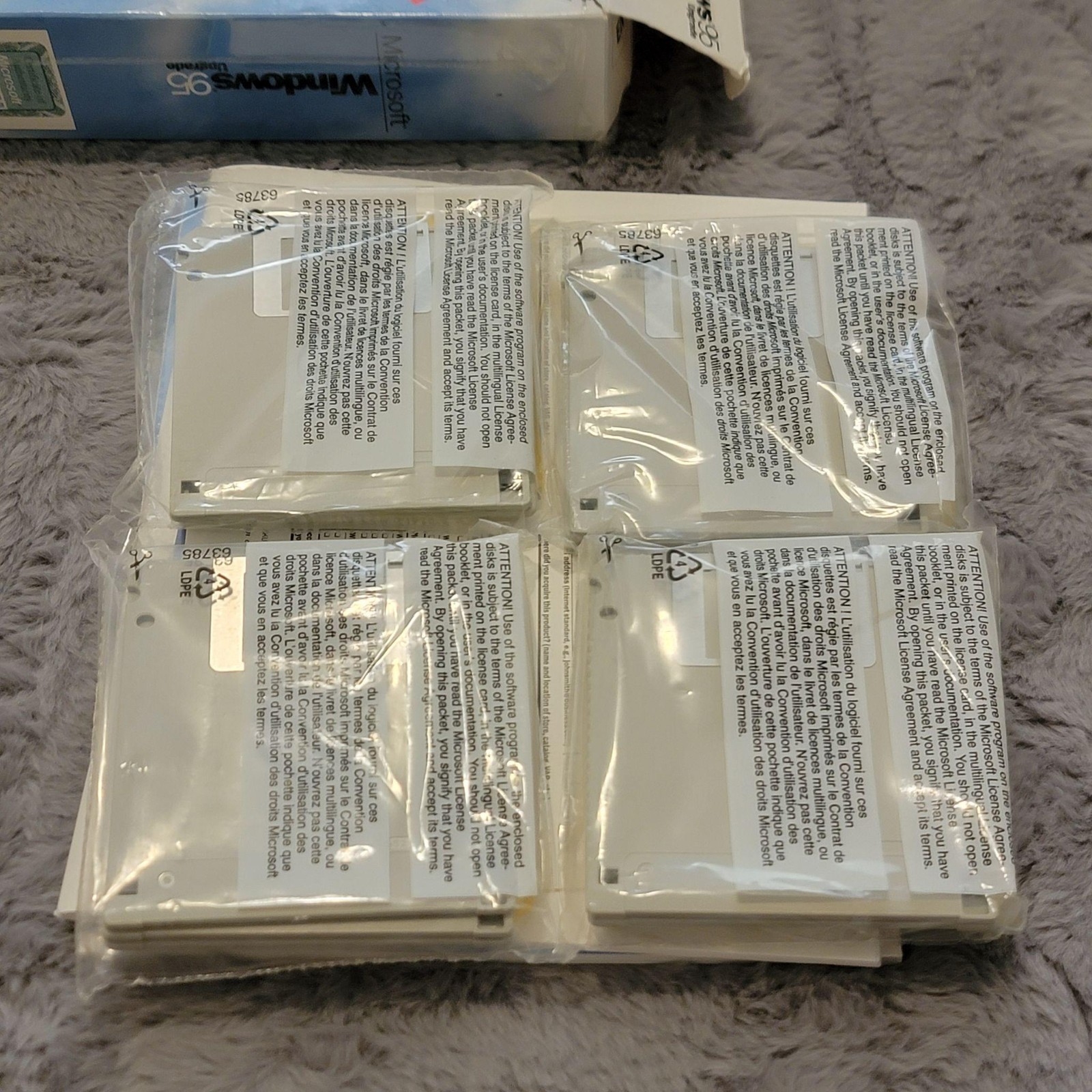 Vintage 1996 Microsoft Windows 95 Upgrade Sealed 3.5 Floppy Disc Set Retail Box