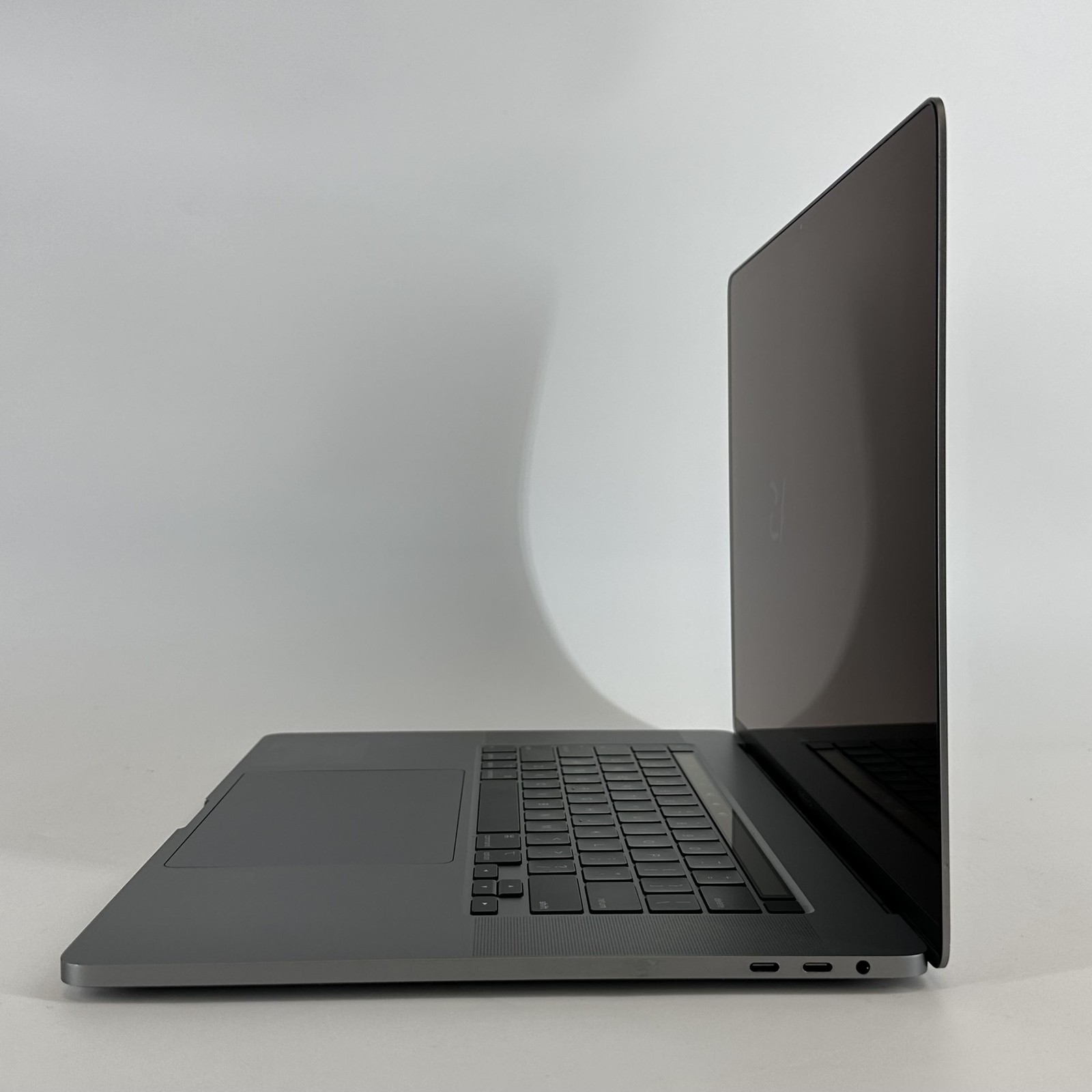 MacBook Pro 16 Touch Bar Gray 2019 i9 16GB 1TB SSD Radeon Pro 5500M Tinted LCD