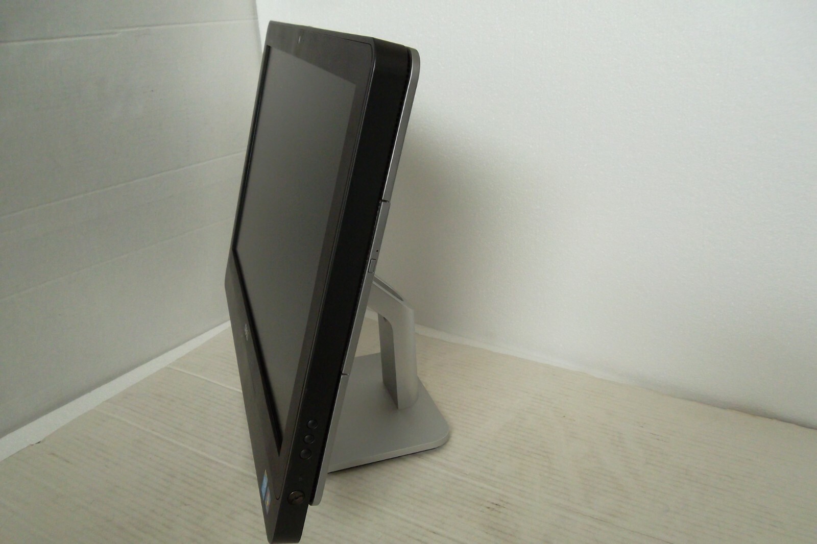 Dell Optiplex 9020 All-in-One Intel i7 (4th Gen) 3.10GHz 8GB 500GB Wi-Fi Webcam