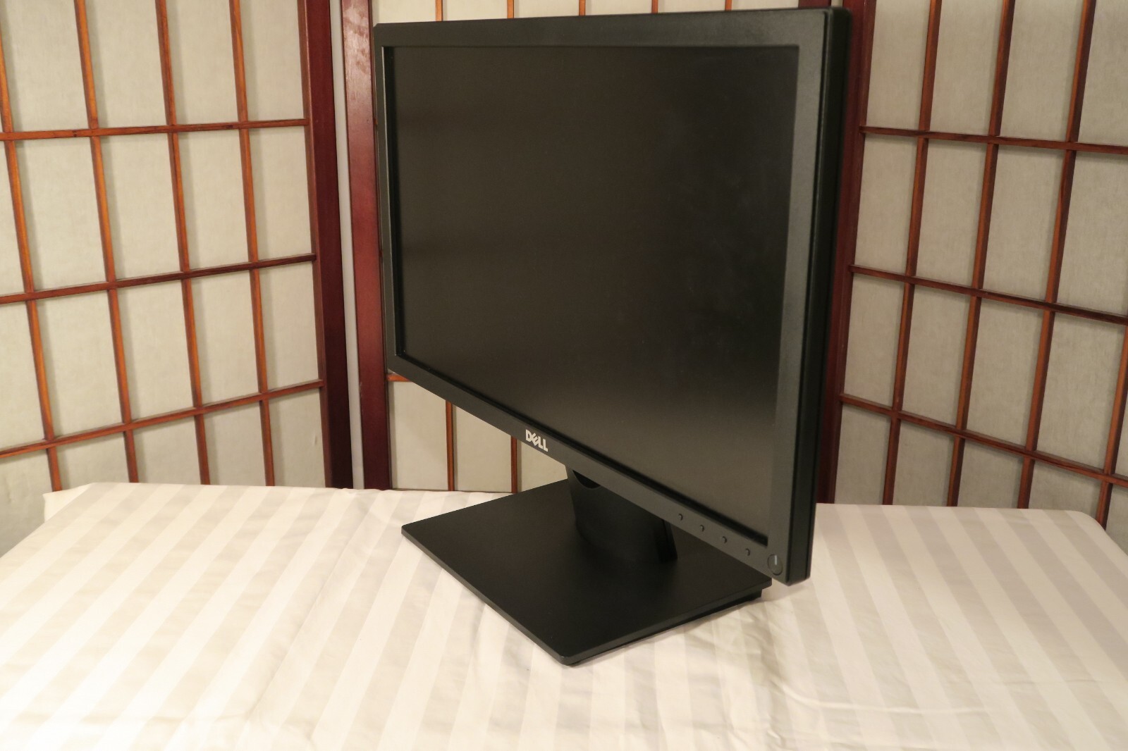 DELL E2016H 20″ 1600 x 900 LCD LED Backlit Monitor with Stand