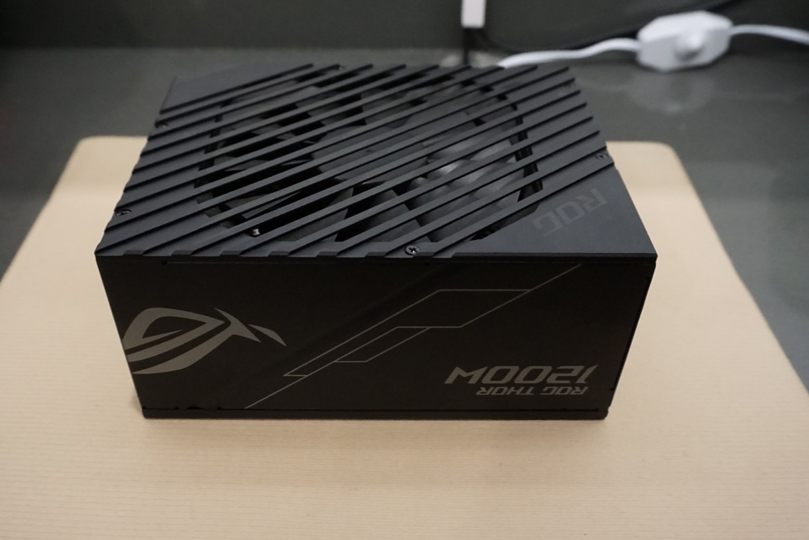 ASUS ROG Thor 1200W Platinum ATX Modular Power Supply RGB 80 PLUS