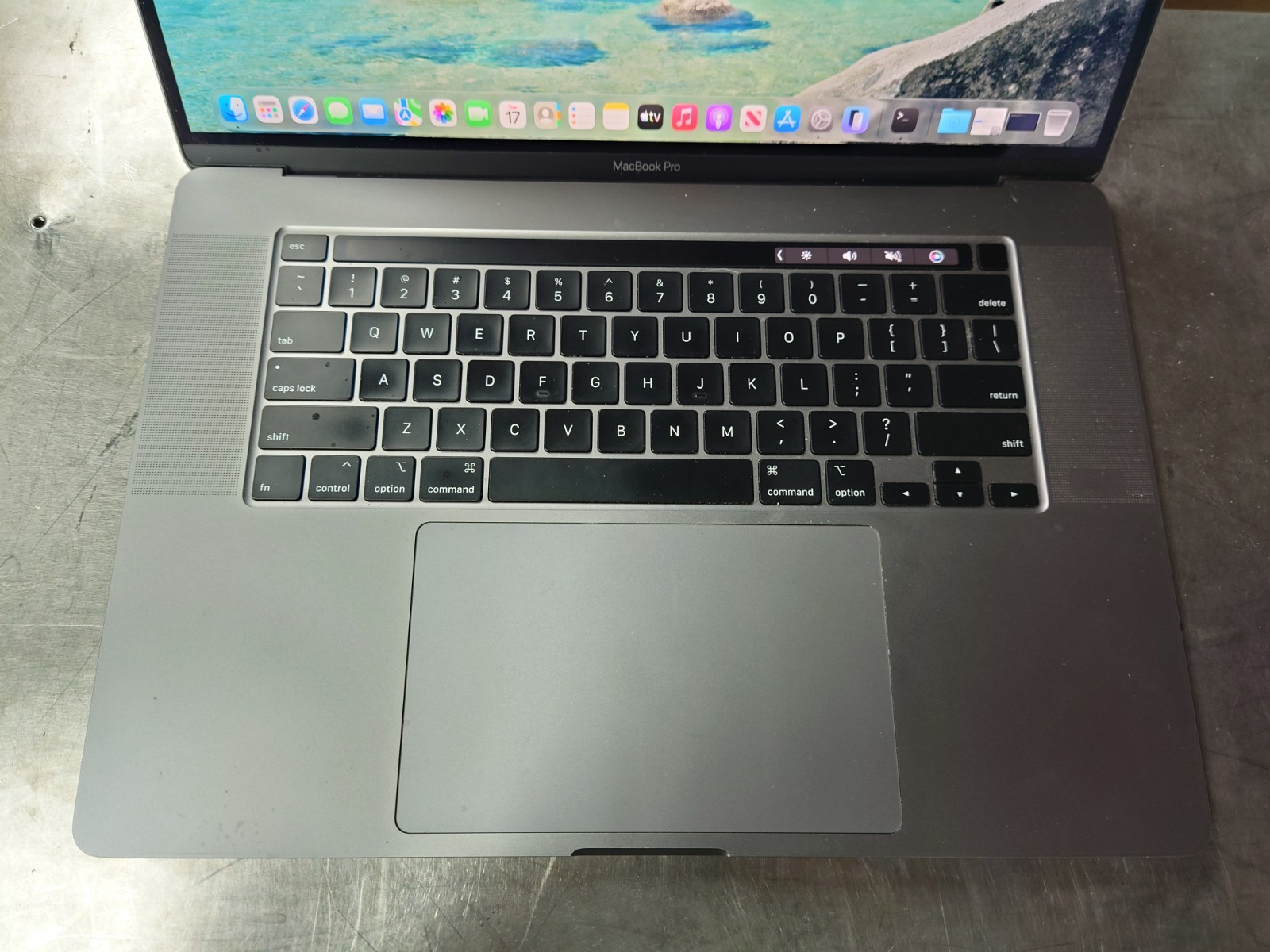 Apple MacBook Pro A2141 2019 16″ i7-9750H 512GB SSD 16GB RAM Tahoe