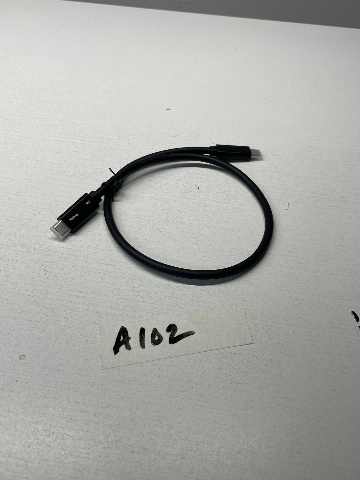 Thunderbolt 4 Cable USB-C 40Gbps 100W Charging Data Cable