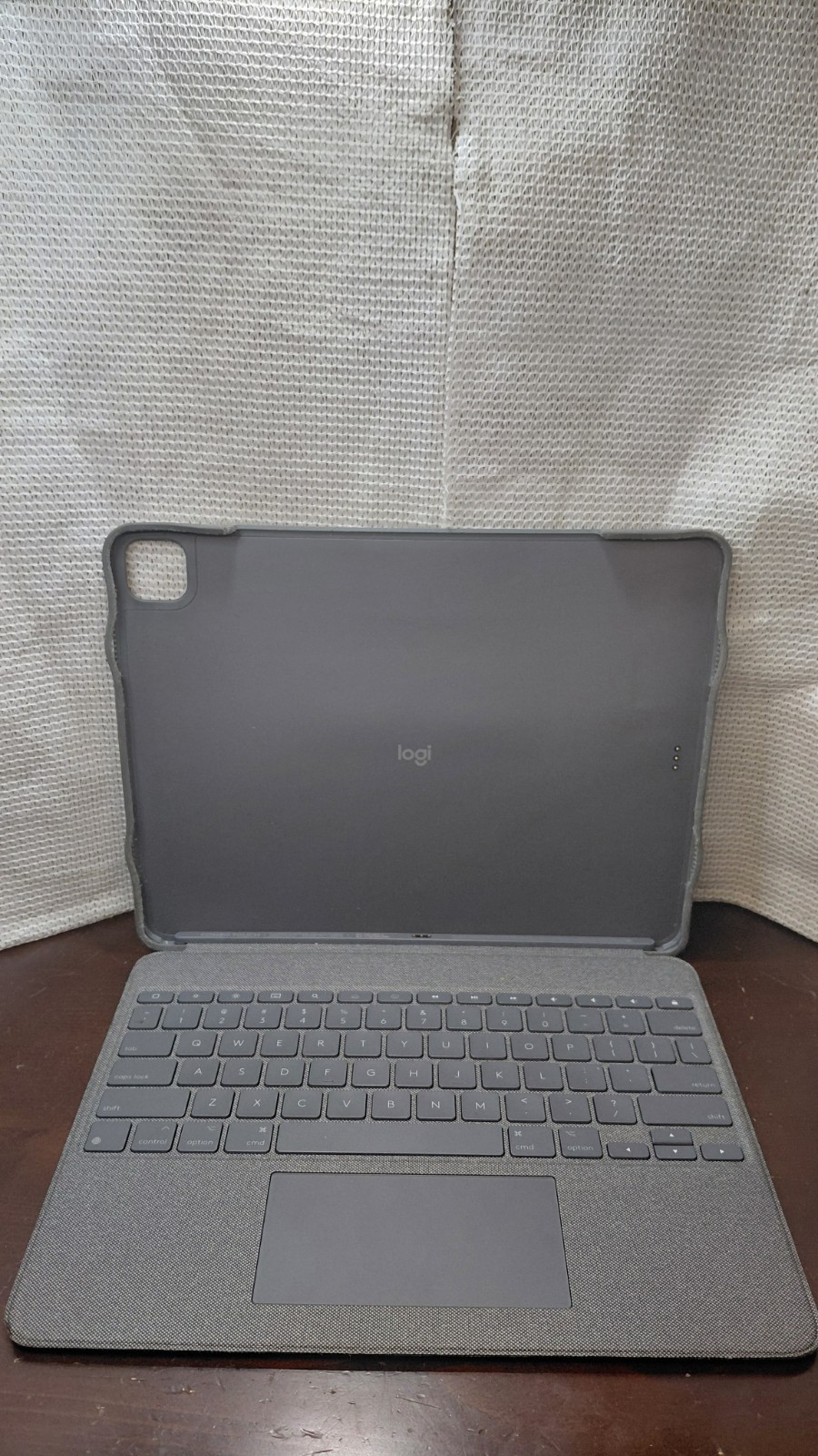 Logitech Combo Touch Keyboard Case for iPad Pro 12.9 – USED!! DAMAGED EDGES