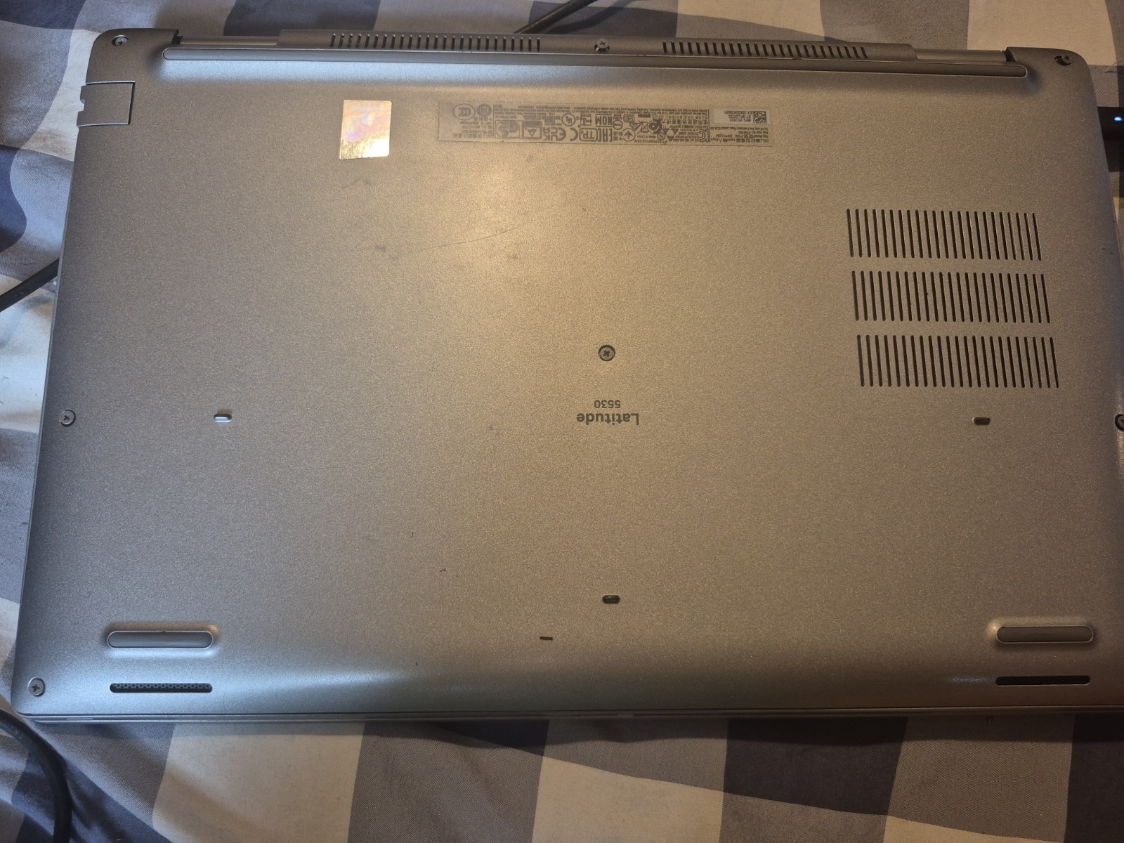 Dell Latitude 5530 15.6″FHD Laptop Intel Core i7-1265U 16 GB RAM NO SSD &Battery