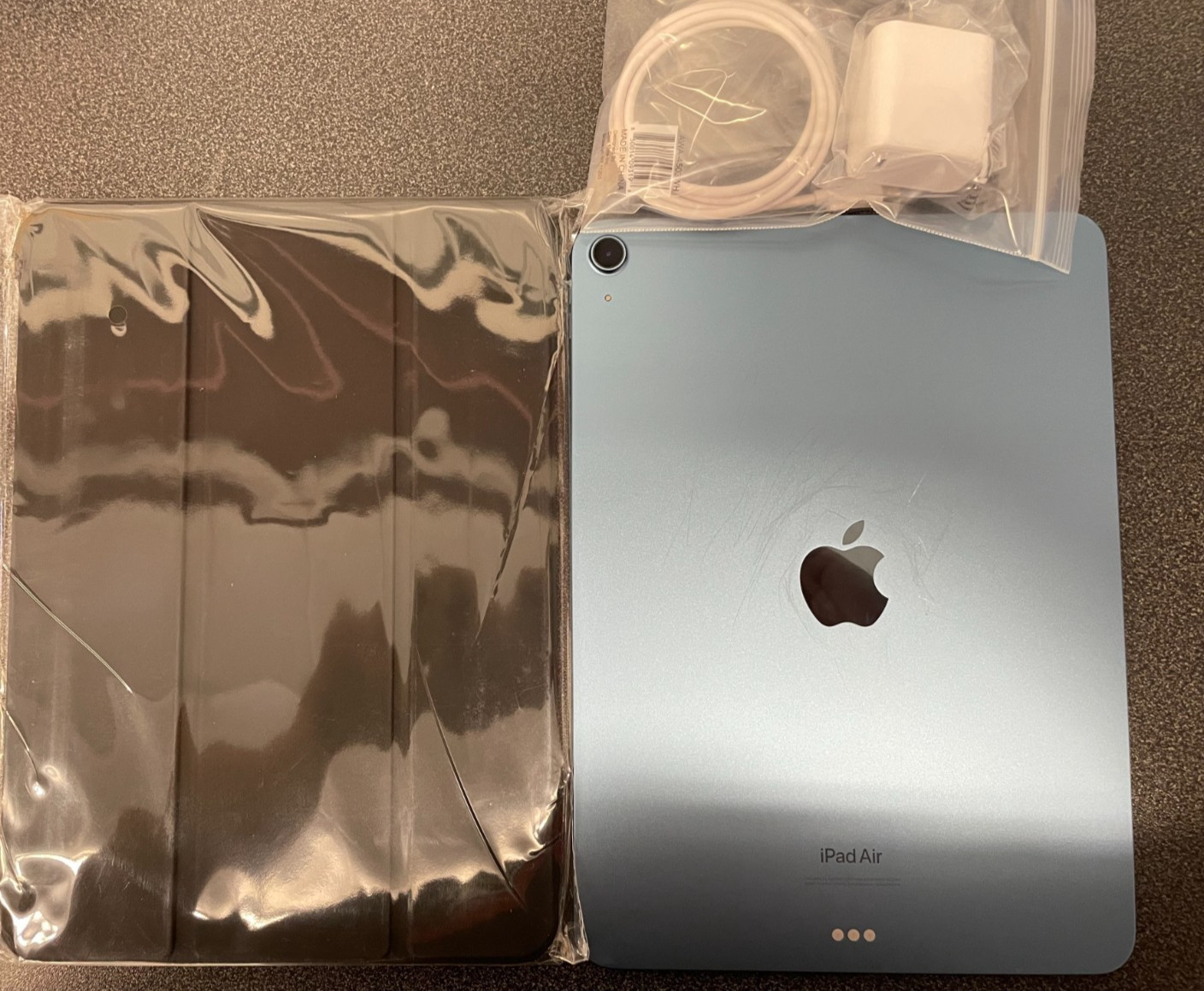 Apple iPad Air 5th Gen Wi-Fi, 10.9in – 64GB – Fair condition