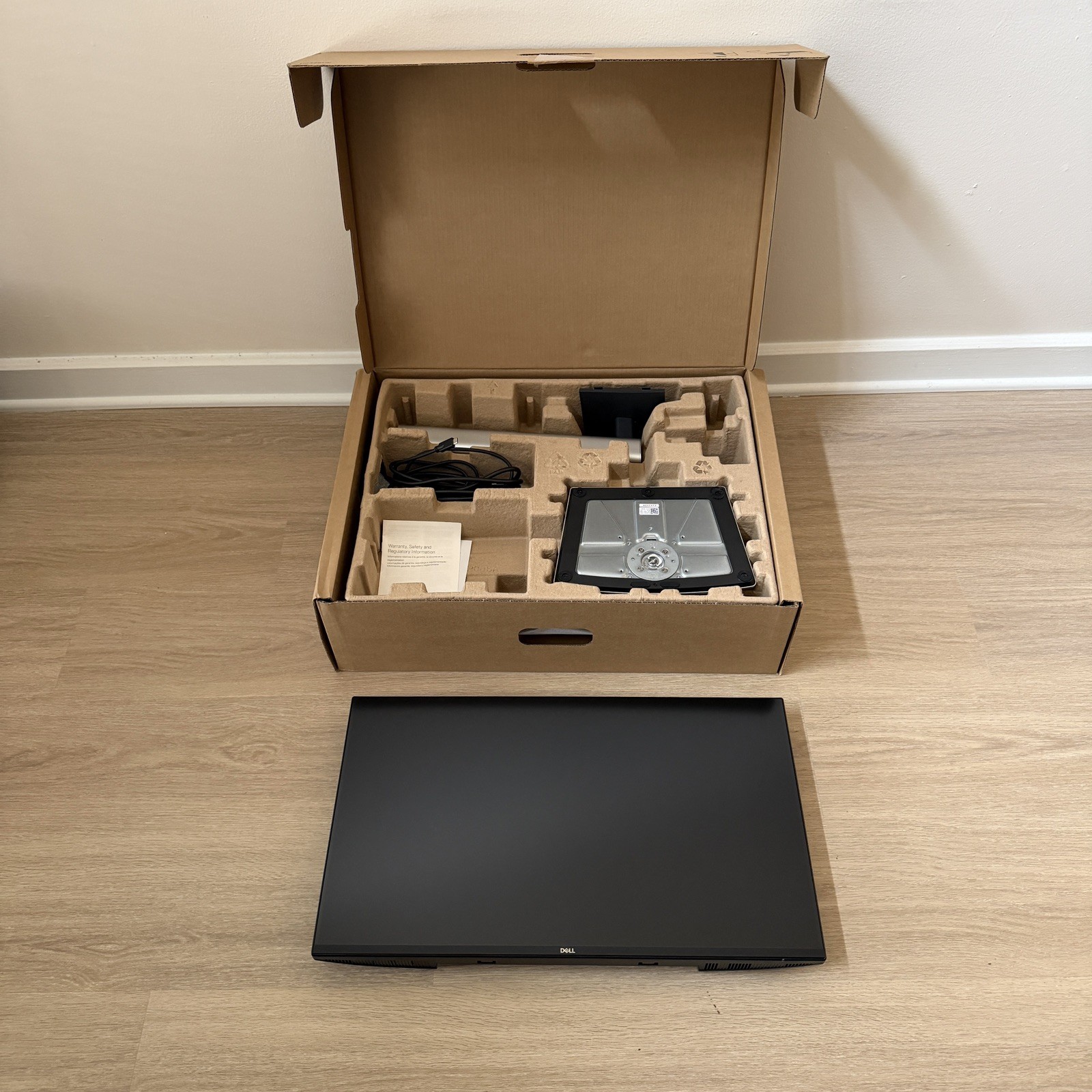 Dell P2425DE USB-C 24 inch 2560 x 1440 100Hz IPS *EXCELLENT *