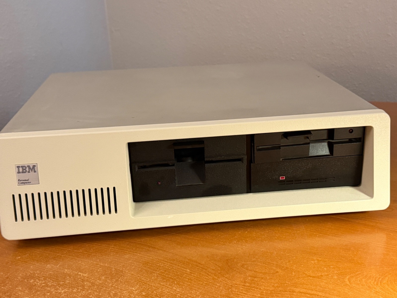 Vintage IBM 5150 Computer – 640KB – 20MB HDD – Excellent Working!