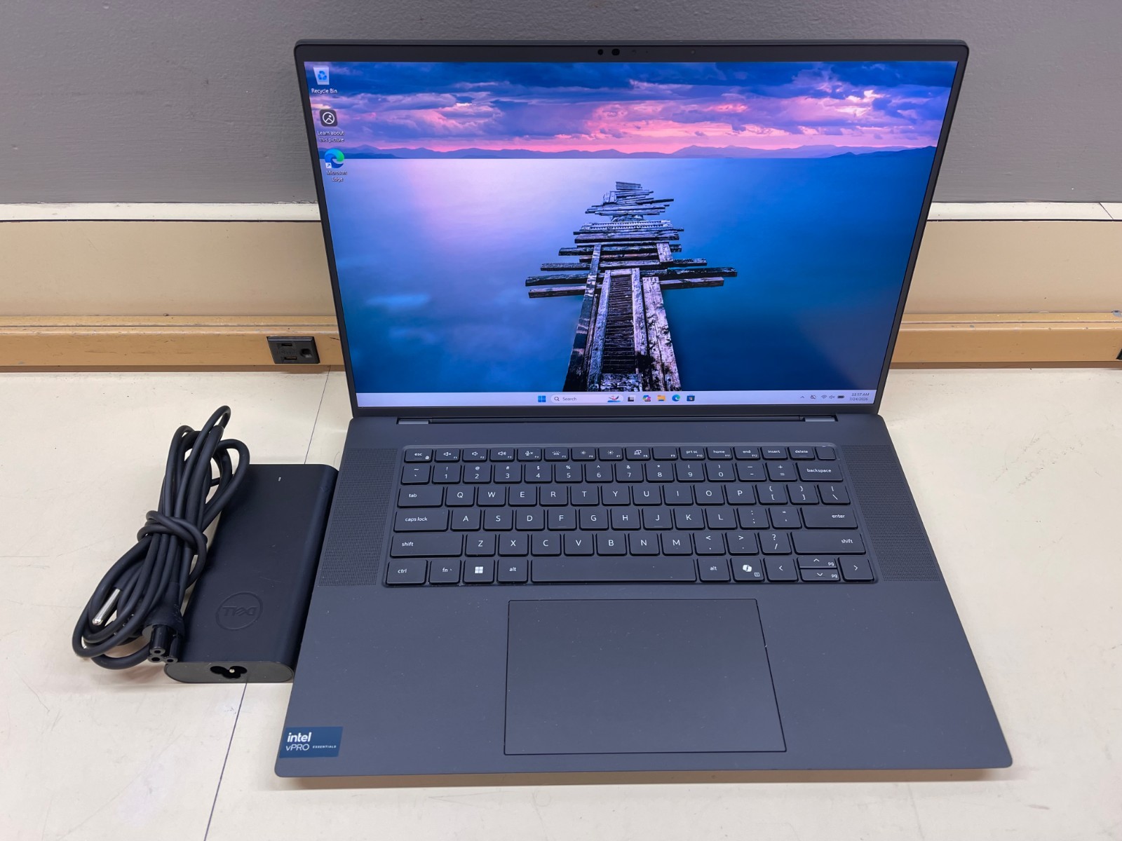 Dell Precision 5690 Ultra 7 155H 32GB RAM 512GB NVMe SSD 16″ Win 11 Pro Used