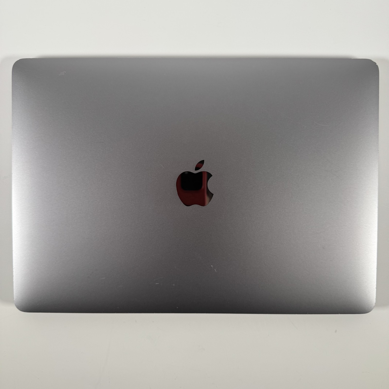 Apple 2020 13″ MacBook Air M1 7-Core GPU 256GB 8GB MGN63LL/A | D Grade