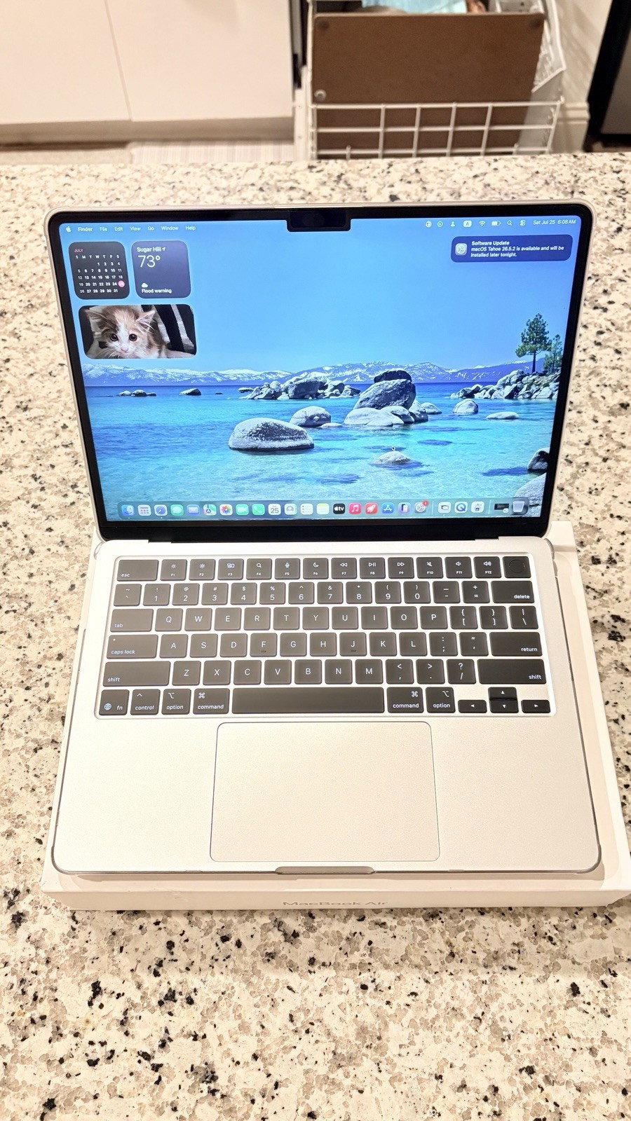 MacBook Air 13-inch 2025 M4 10CPU/10GPU 16GB/512GB Silver 100%, 5 Cycle