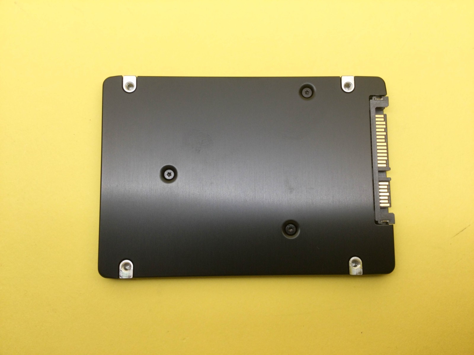 Samsung SM883 480GB SATA 6Gb/s 2.5” Internal SSD MZ-7KH4800