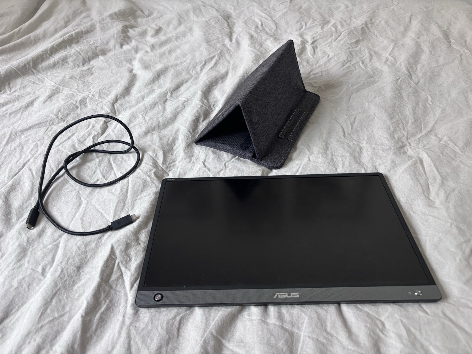 Asus ZenScreen MB16AH 15.6 Inch LCD Monitor w/ Foldable Protective Case
