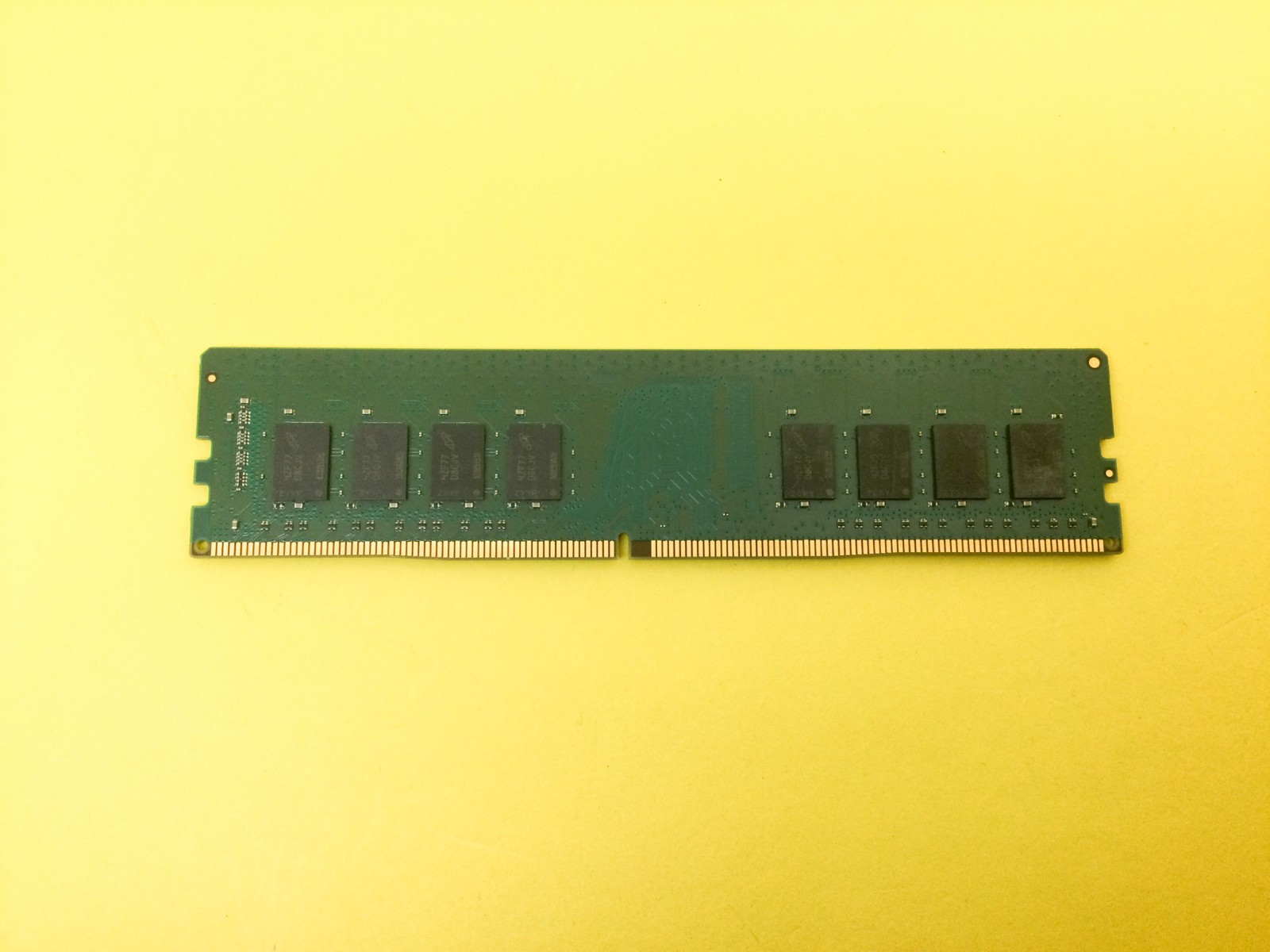 Crucial 32GB DDR4 3200MHz PC4-25600 UDIMM Desktop Memory CT32G4DFD832A
