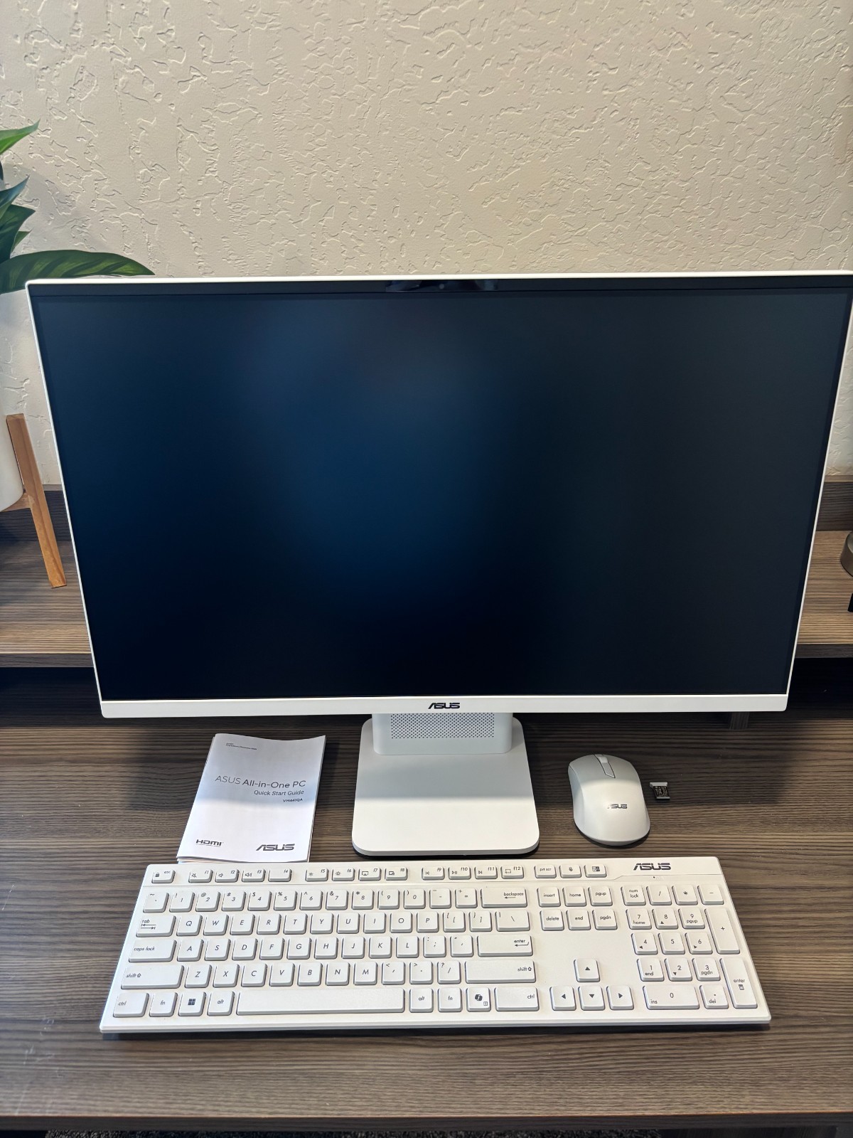 ASUS VM441 24″ FHD Touchscreen All-in-One – Snapdragon X – 16GB- 2026 Open Box!