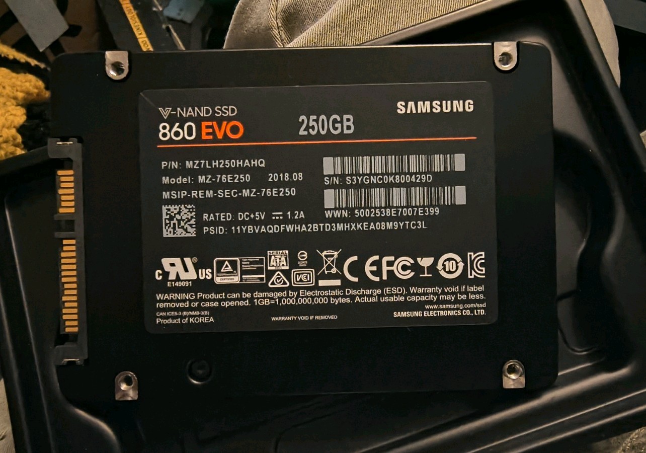 Samsung 860 EVO 250GB 2.5in SATA III Internal SSD 550/520MB/s MZ-76E250