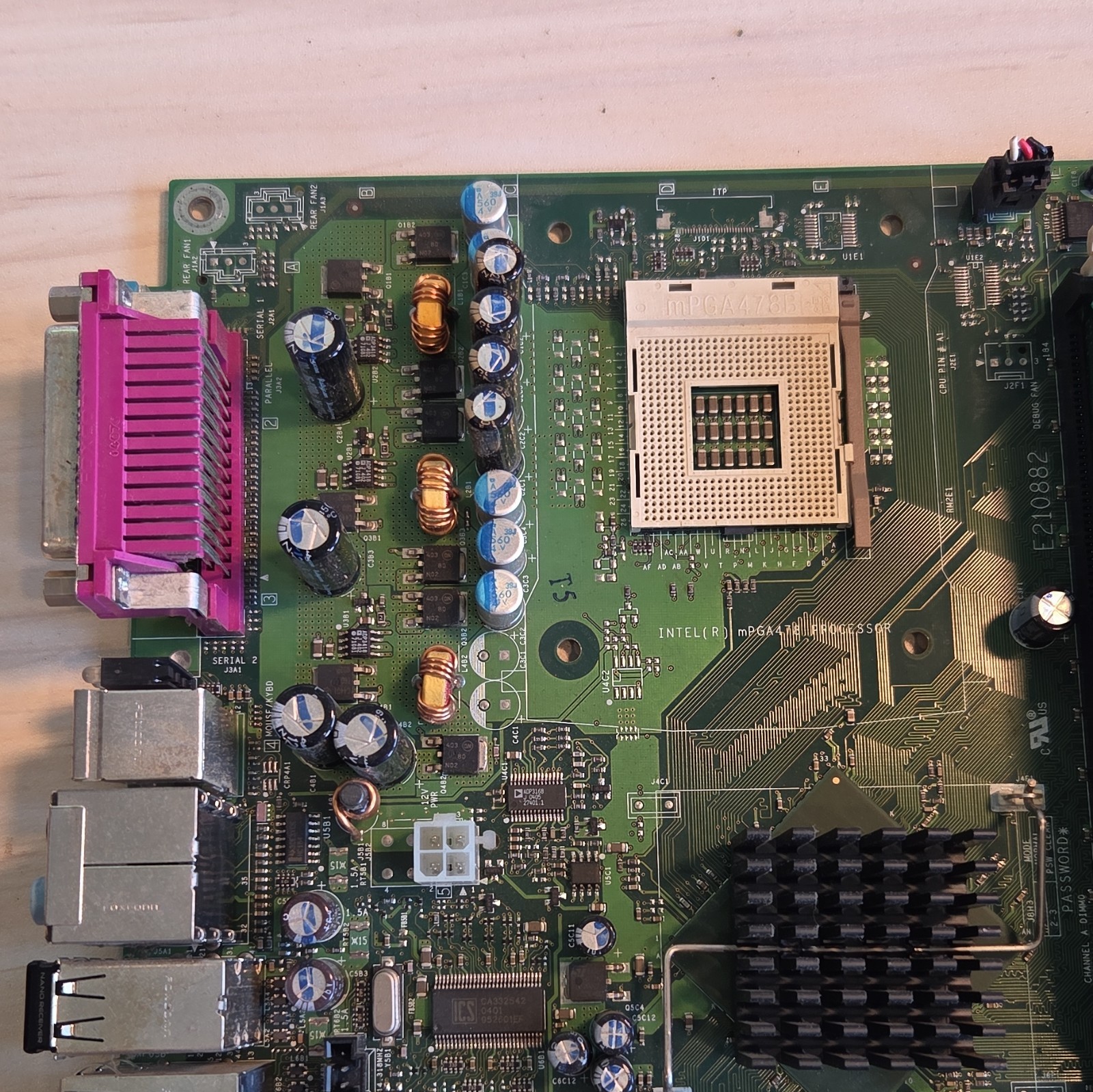 Dell Socket 478 Pentium 4 Motherboard W2562 AGP DDR w/256MB RAM Untested