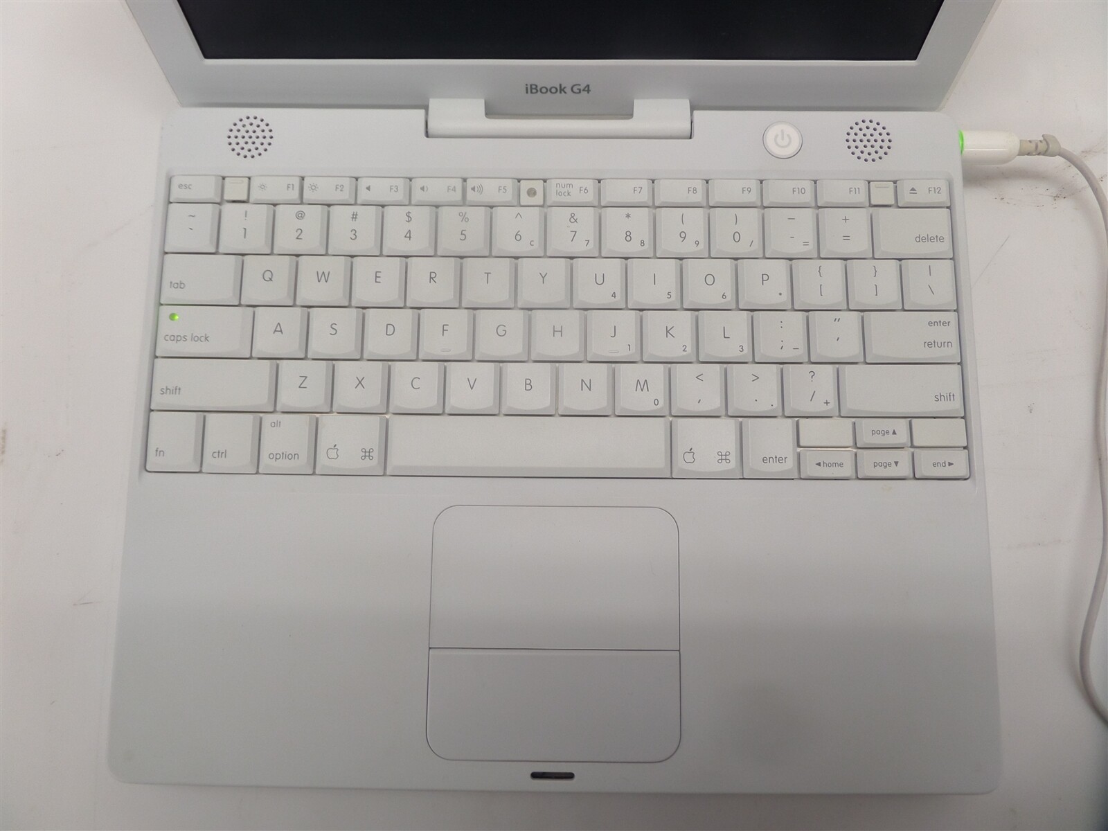 Apple iBook G4 12″ Laptop A1133 1.33GHz PowerPC 7447a CPU – No HDD