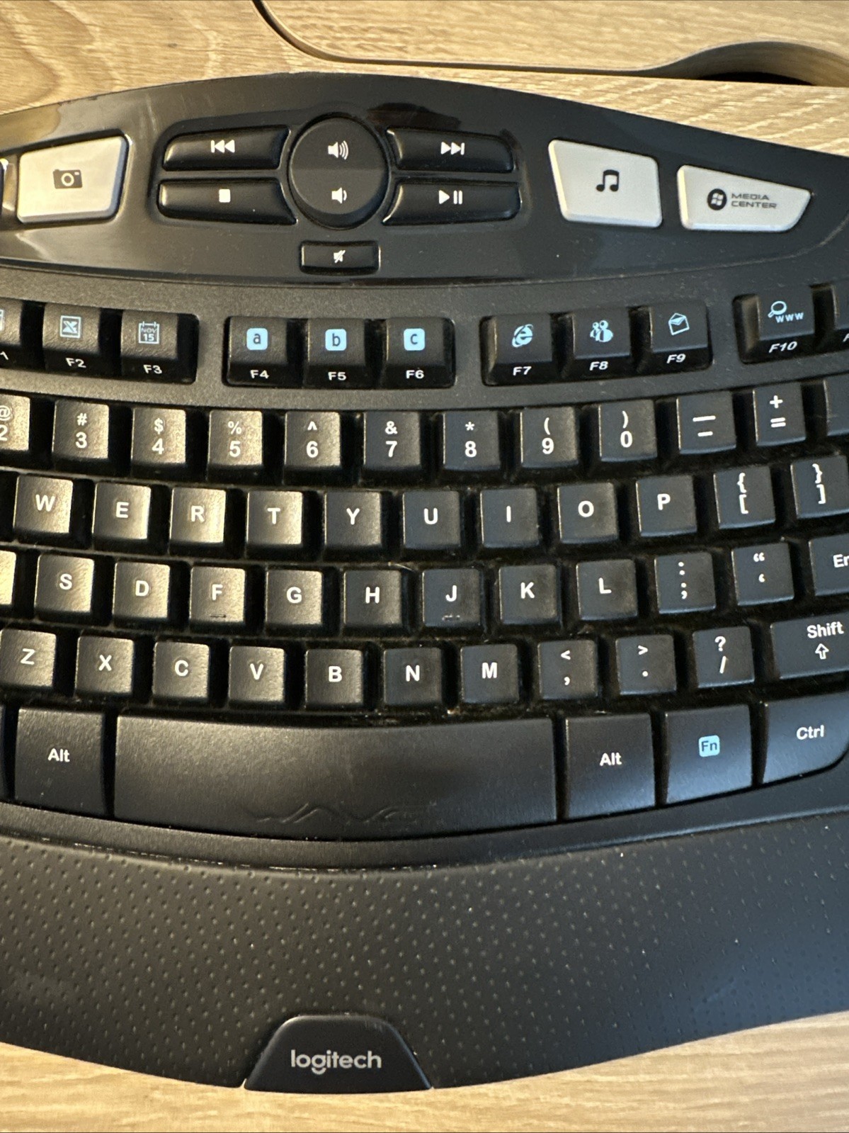 Logitech K350 Black Comfort Wave Wireless Keyboard