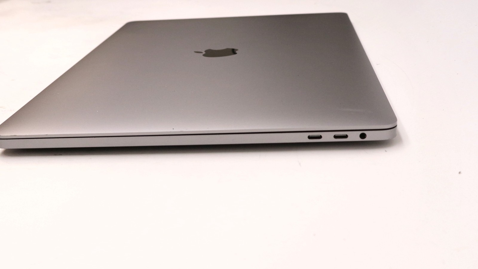Apple MacBook Pro 16 Core i9 64GB 512GB Gray 2019 – Very Good