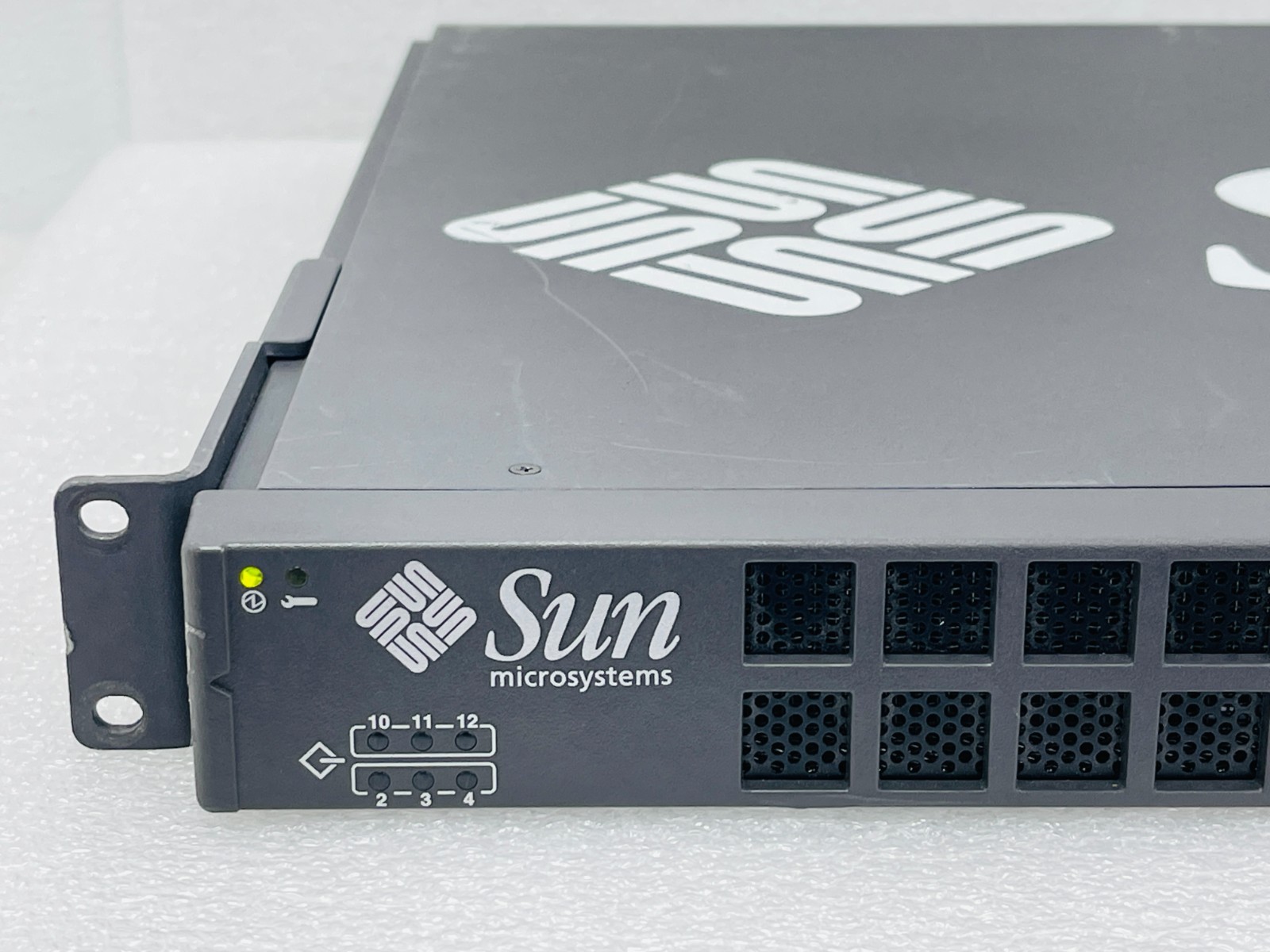 USED – Sun Microsystems Netra st D130 Storage Array Enclosure CYT1A (No HDD)