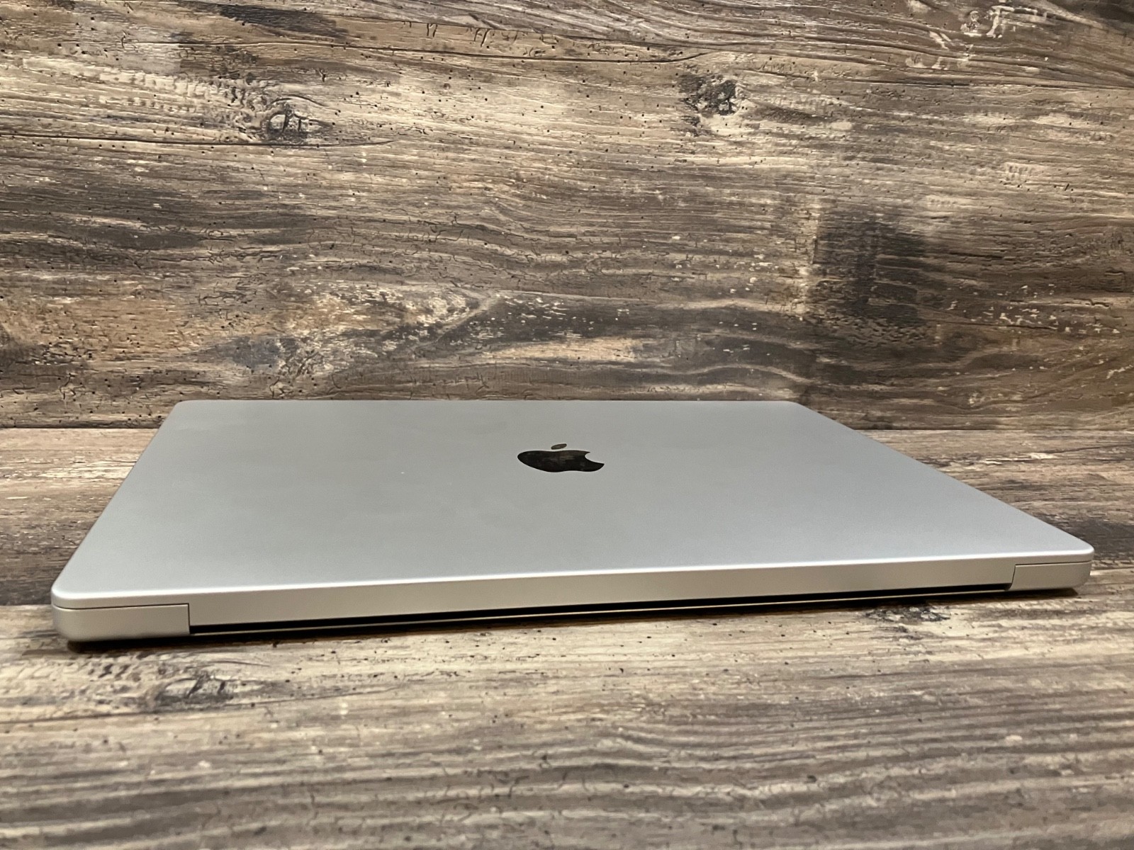 Apple MacBook Pro 16″ | M3 Pro | 36GB RAM 512GB | Silver A2991 | 100% Battery VG