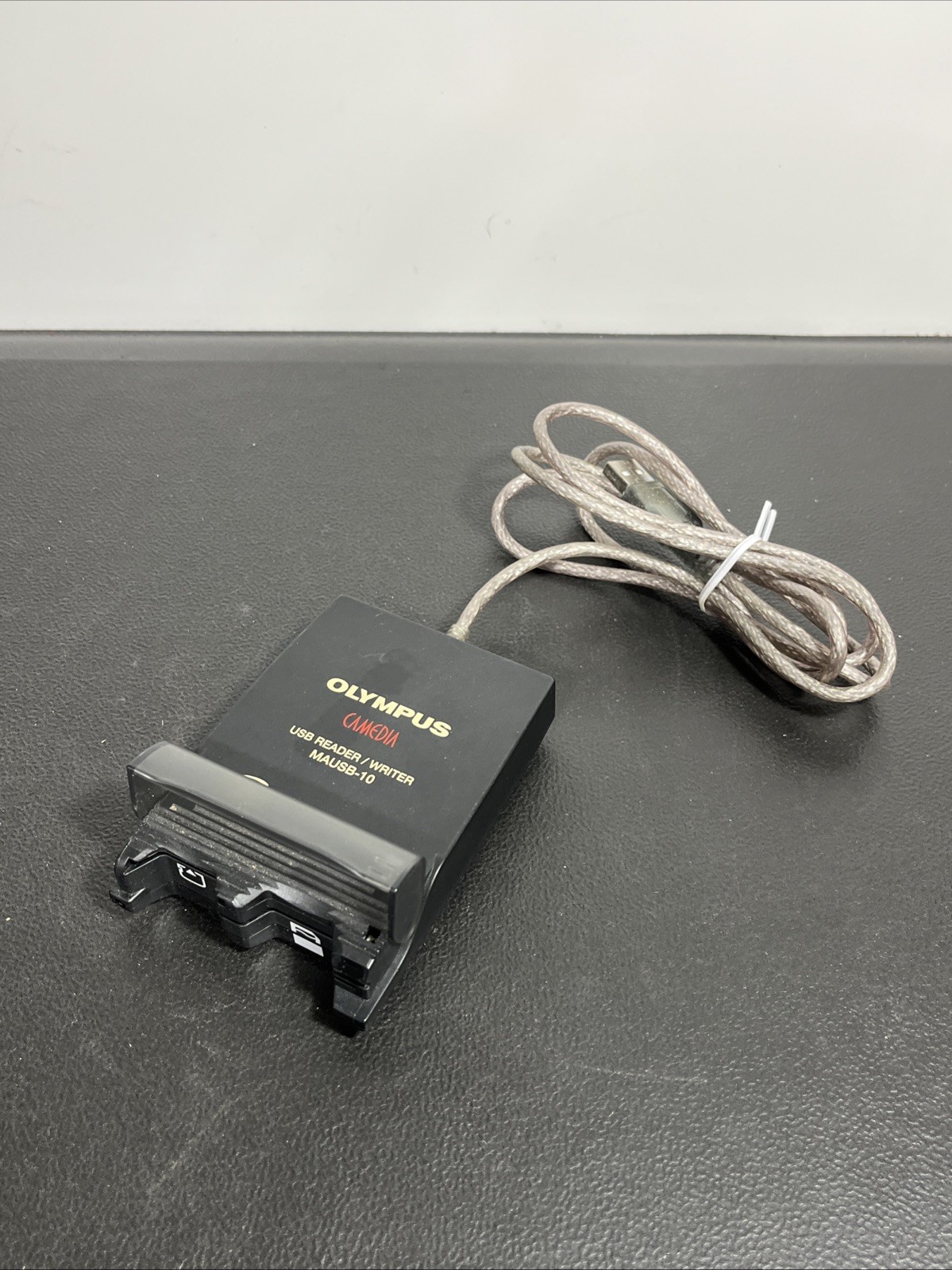 OLYMPUS CAMEDIA USB Reader Writer Model MAUSB-10 UNTESTED AS-IS