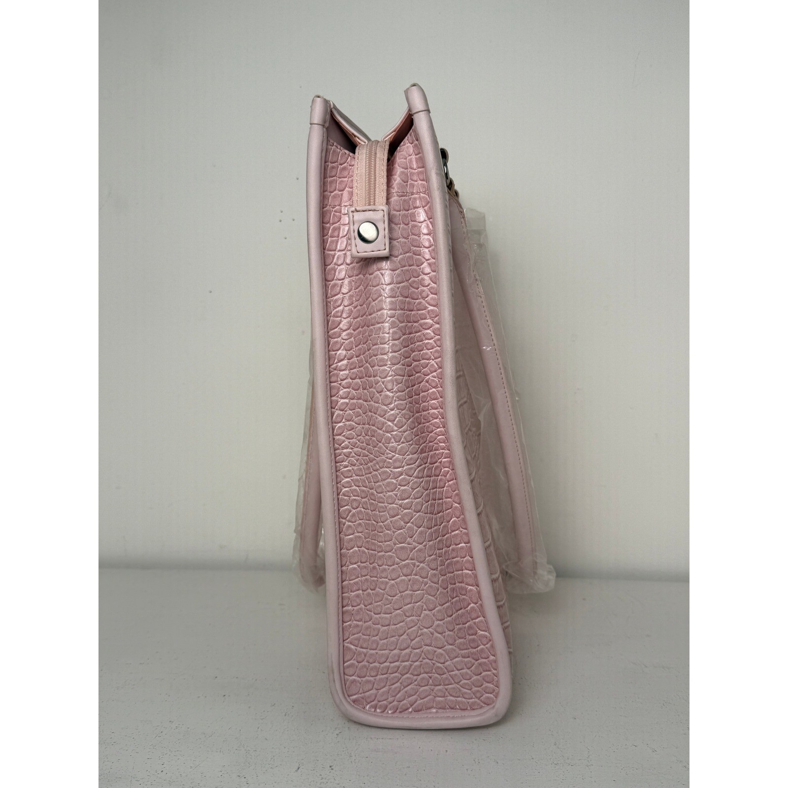 Targus Pink Croc Embossed Ladies Laptop Notebook Case Bag 15.4 TLT019US NWT