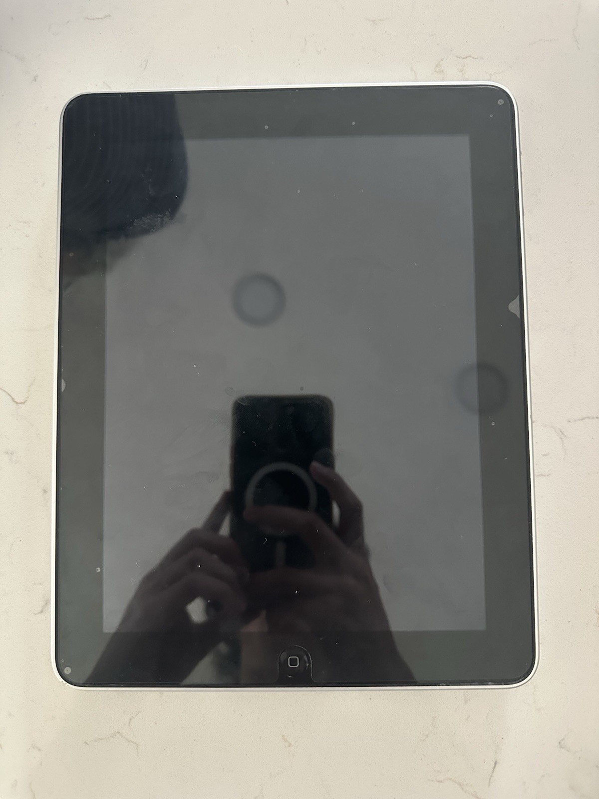Apple iPad 1st Gen 64GB 9.7in Silver Wi-Fi iOS Bluetooth MB294LL