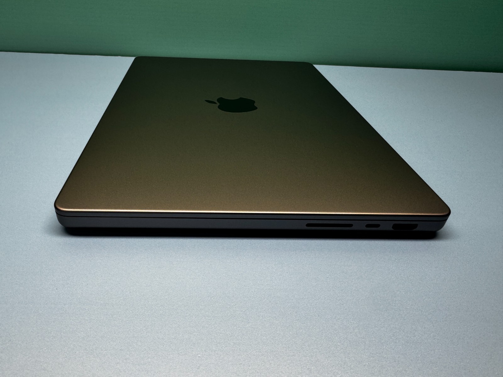 Tahoe 2021/22+ Apple MacBook Pro 14″ 32CORE M1 MAX 64GB RAM 1TB SSD – WARRANTY