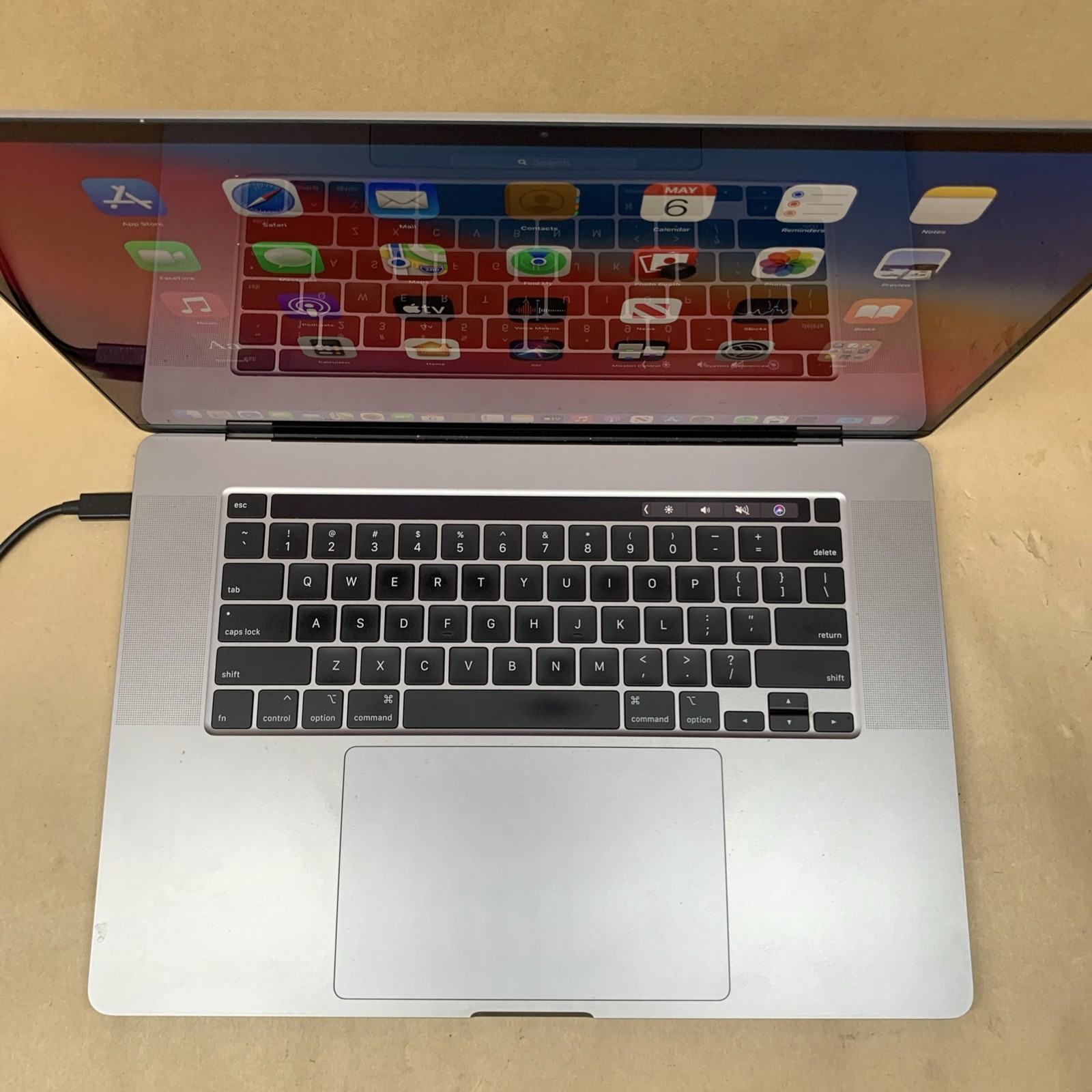 MacBook Pro Touchbar 16″ 2019 2.6GHz i7-9750H 16GB RAM 500GB SSD Mac OS Big Sur