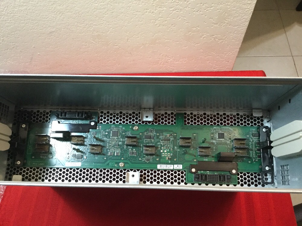 EMC2 KTN-STL4 15-Bay Storage Array Enclosure With Adjustable Rail Kit