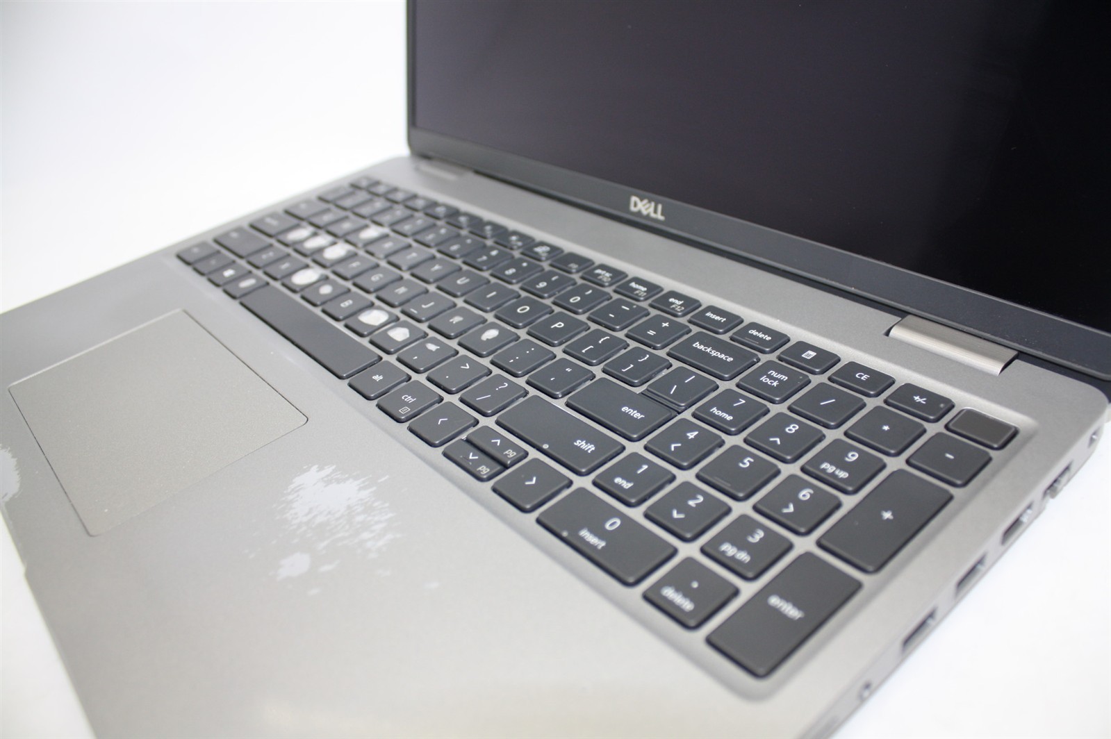 15.6″Dell Latitude 5520 i7-1185G7 3.00GHz RAM 16GB NVMe 256GB/Cosmetic Issue