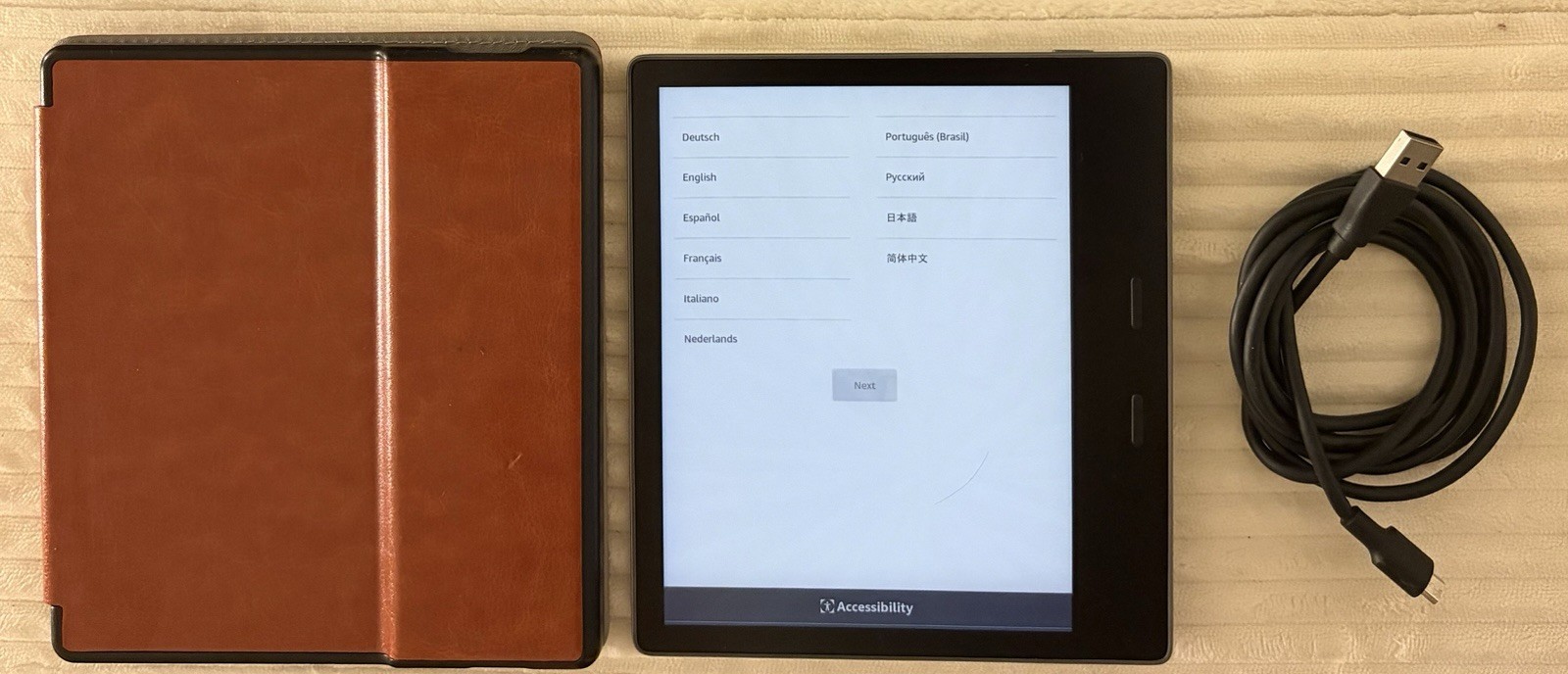 Amazon Kindle Oasis S8IN40 10th Generation 8GB 7″ Bundle W/ Case & Charger