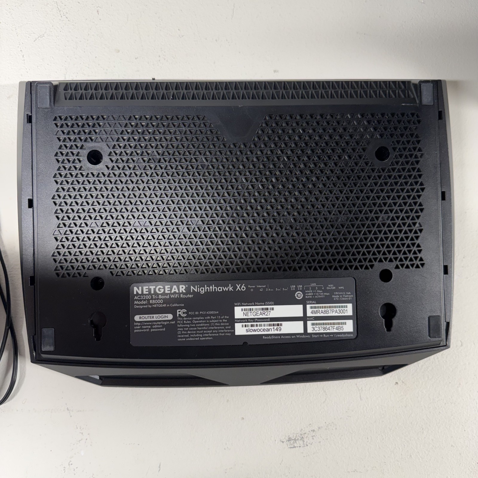 NETGEAR Nighthawk Combo: R8000 AC3200 Router + 2x EX7700 AC2200 Mesh Extenders